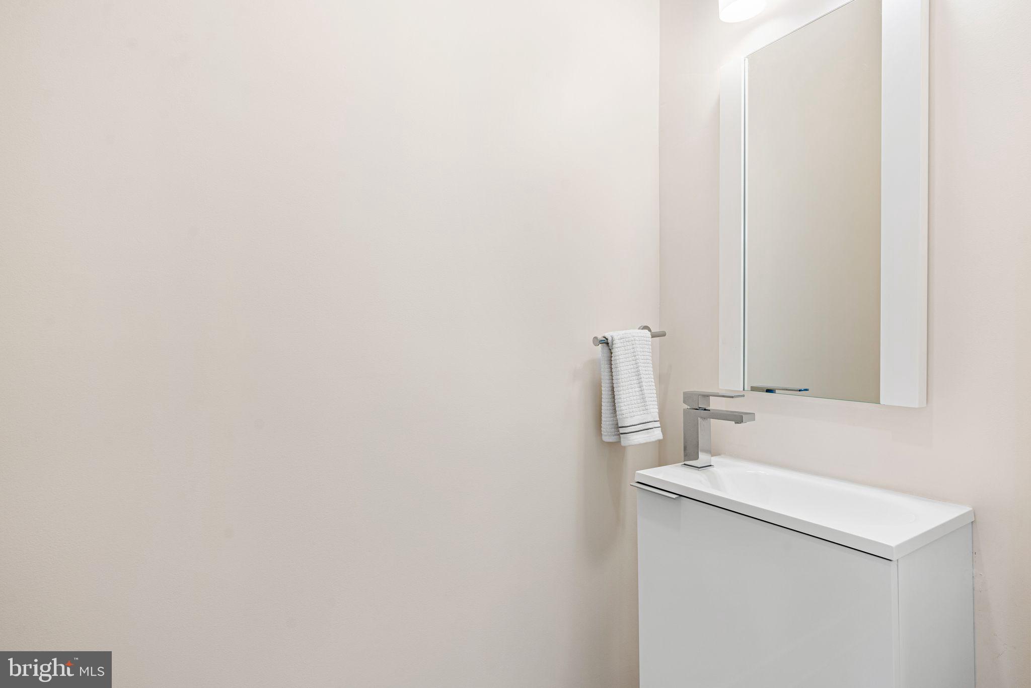 1115 N AMERICAN ST #D4