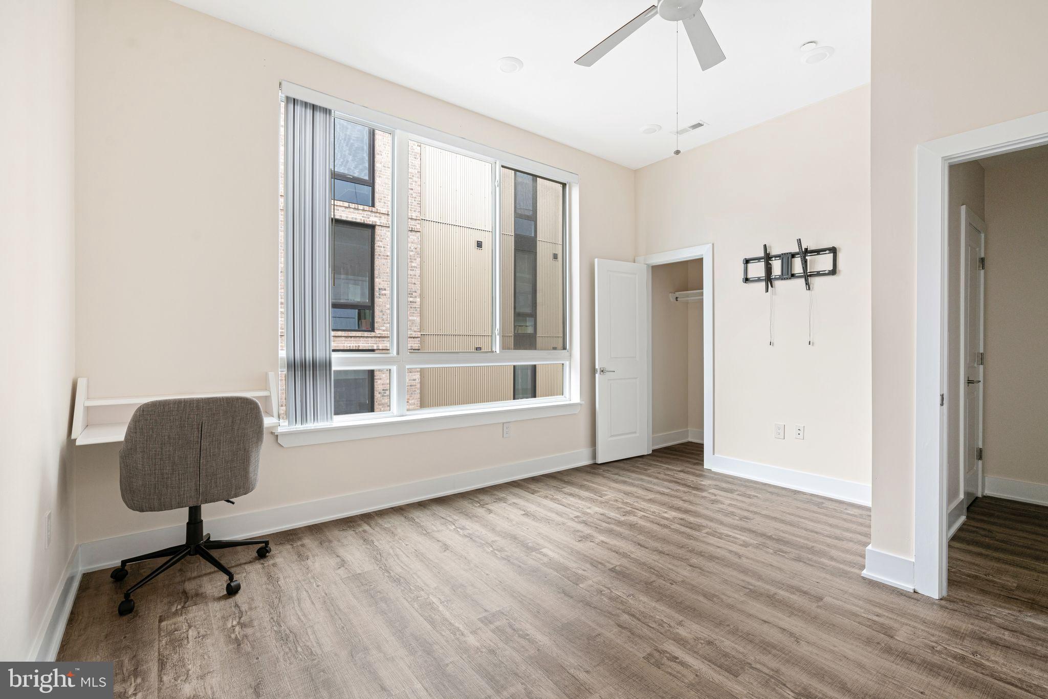 1115 N AMERICAN ST #D4