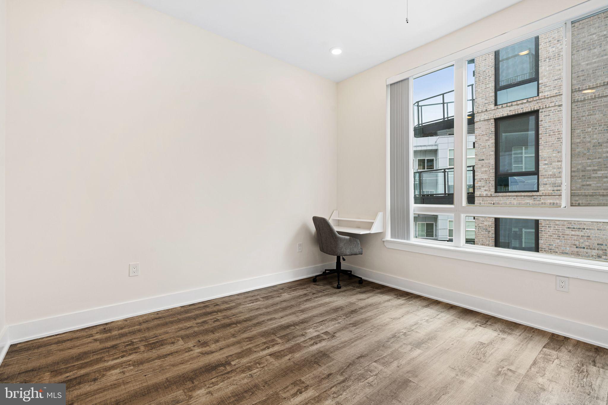 1115 N AMERICAN ST #D4