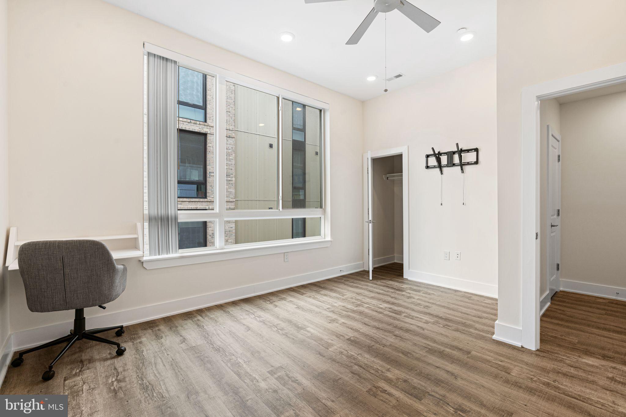 1115 N AMERICAN ST #D4