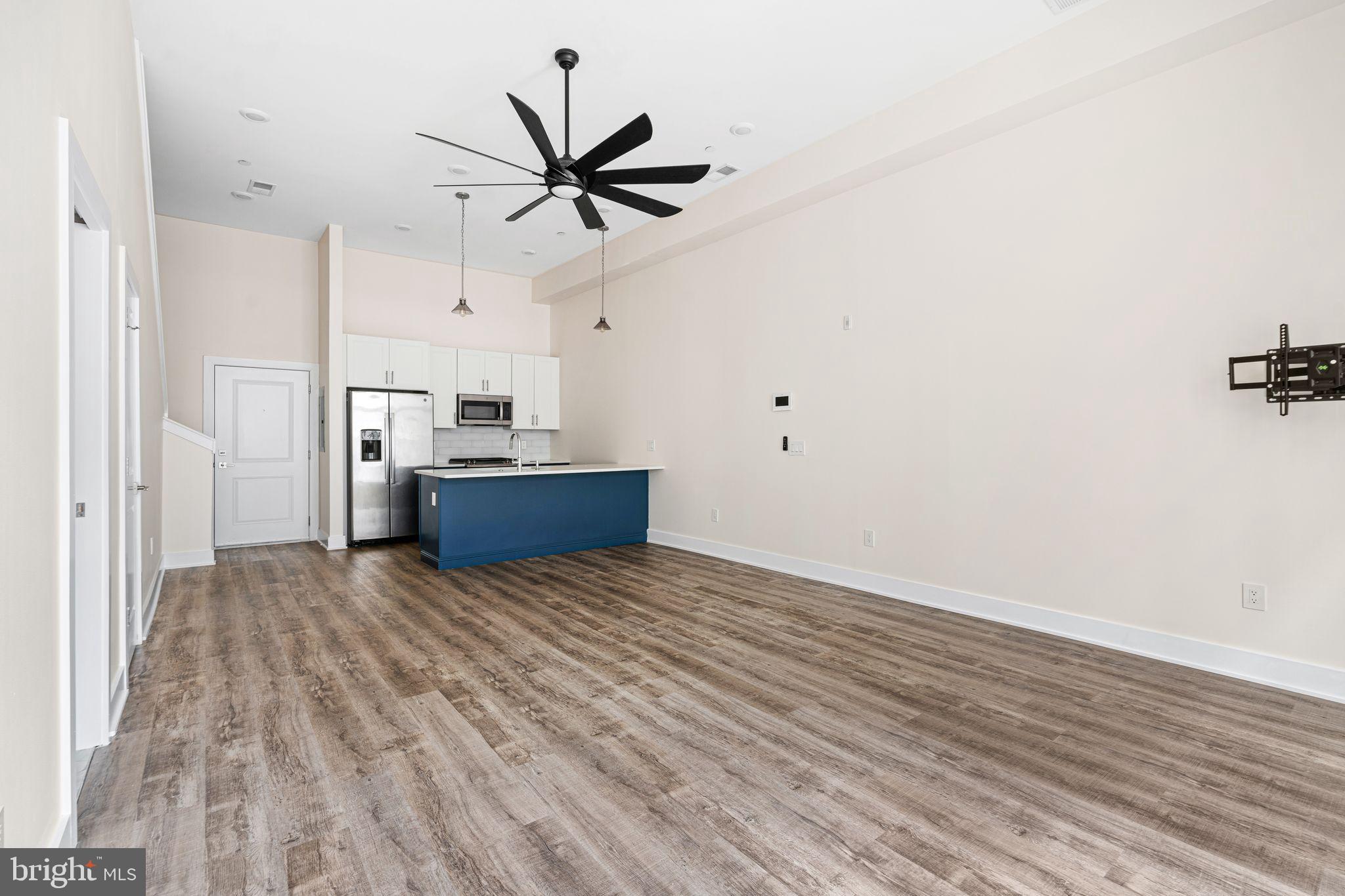 1115 N AMERICAN ST #D4