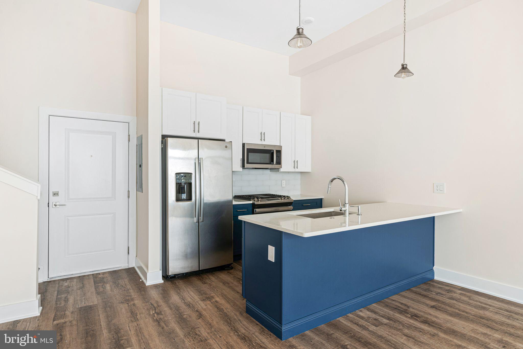 1115 N AMERICAN ST #D4