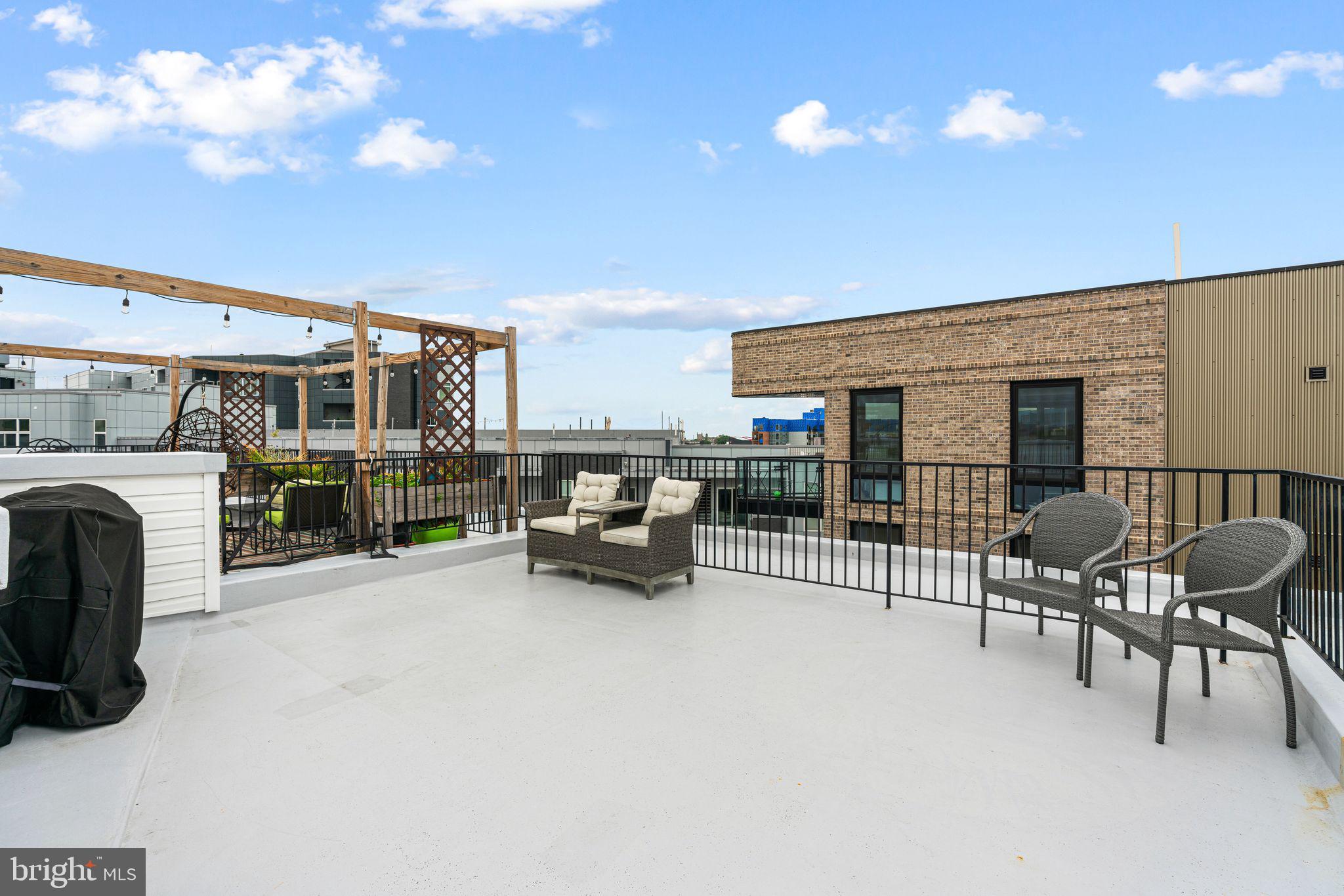 1115 N AMERICAN ST #D4