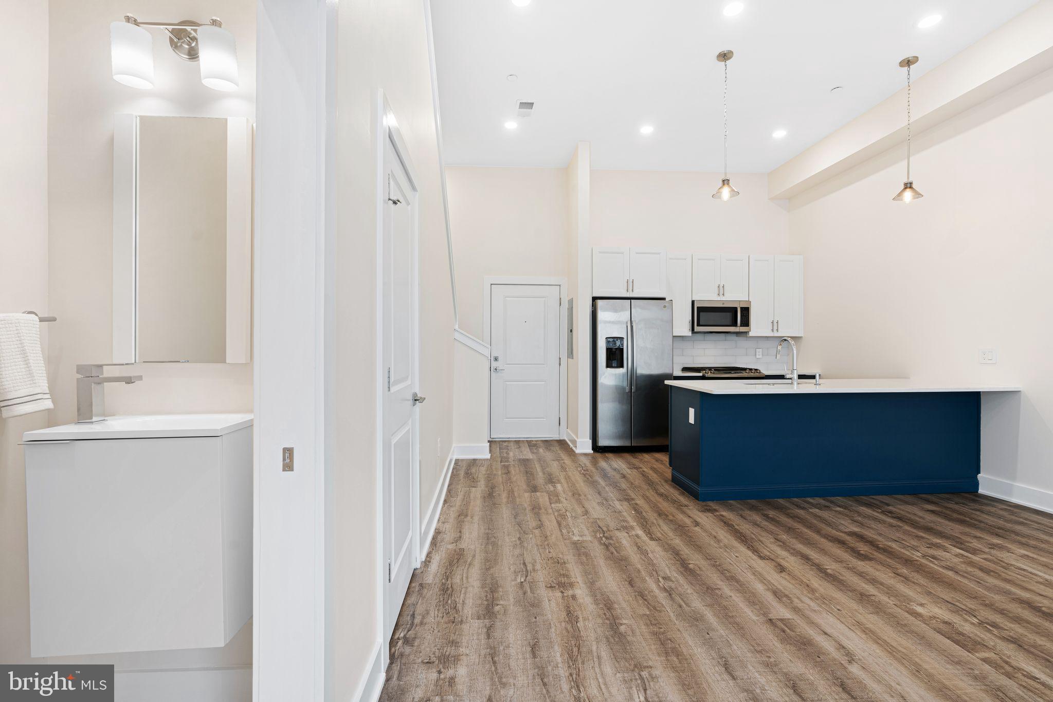 1115 N AMERICAN ST #D4