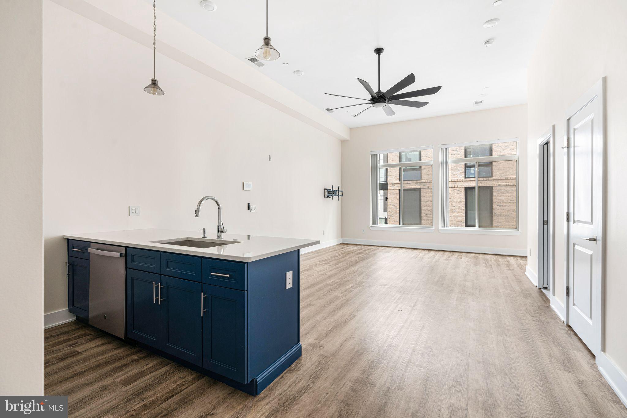 1115 N AMERICAN ST #D4