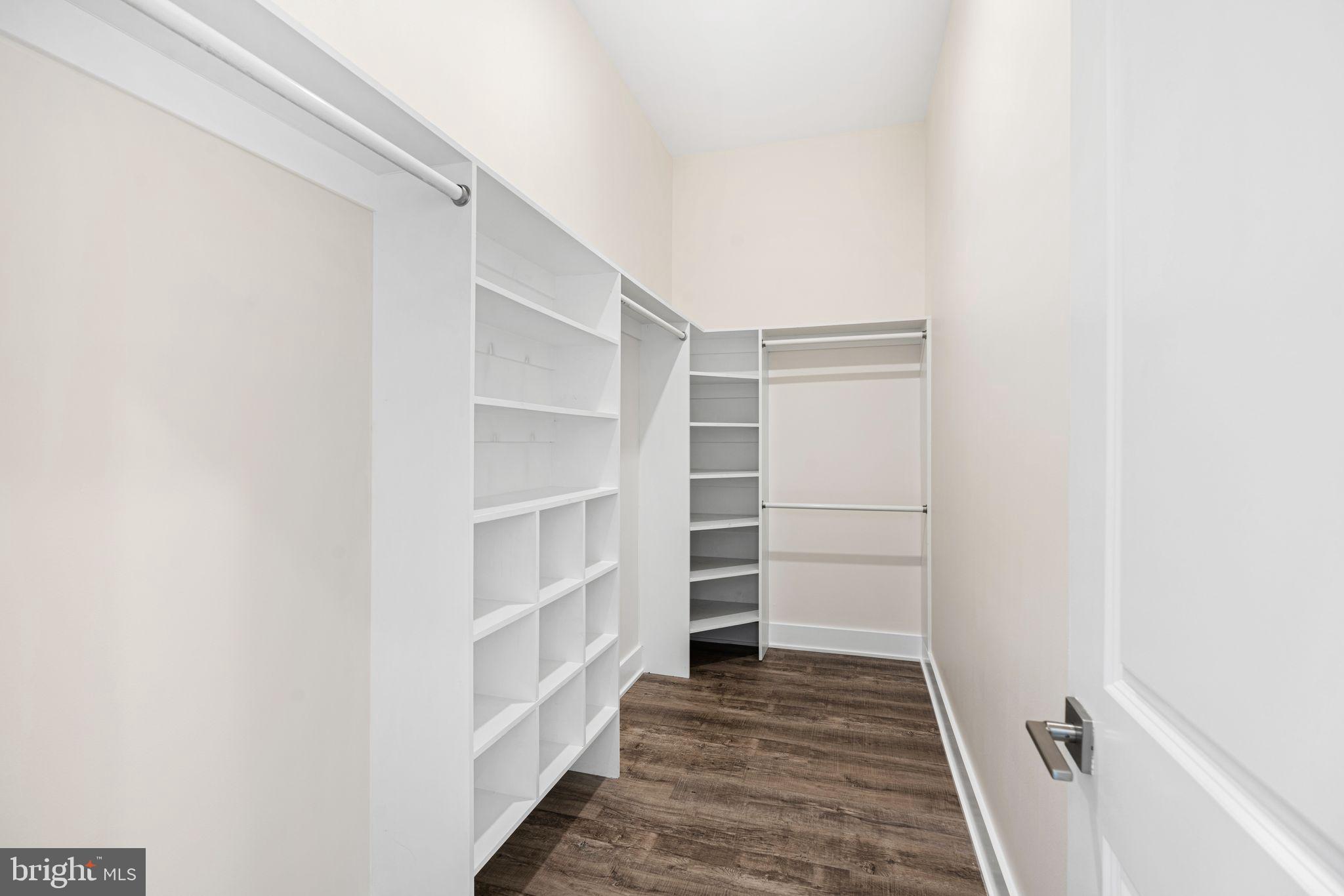 1115 N AMERICAN ST #D4