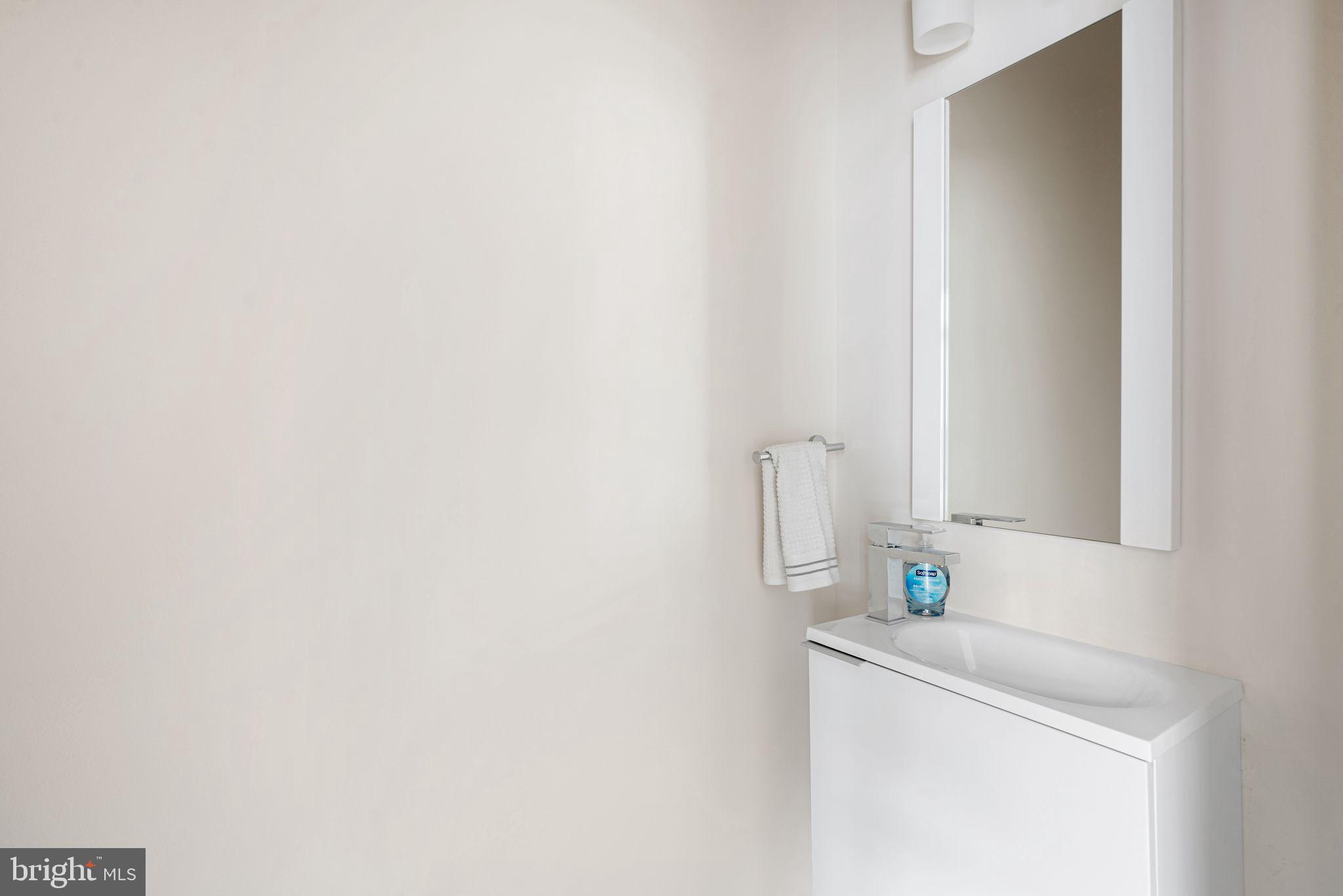 1115 N AMERICAN ST #D4