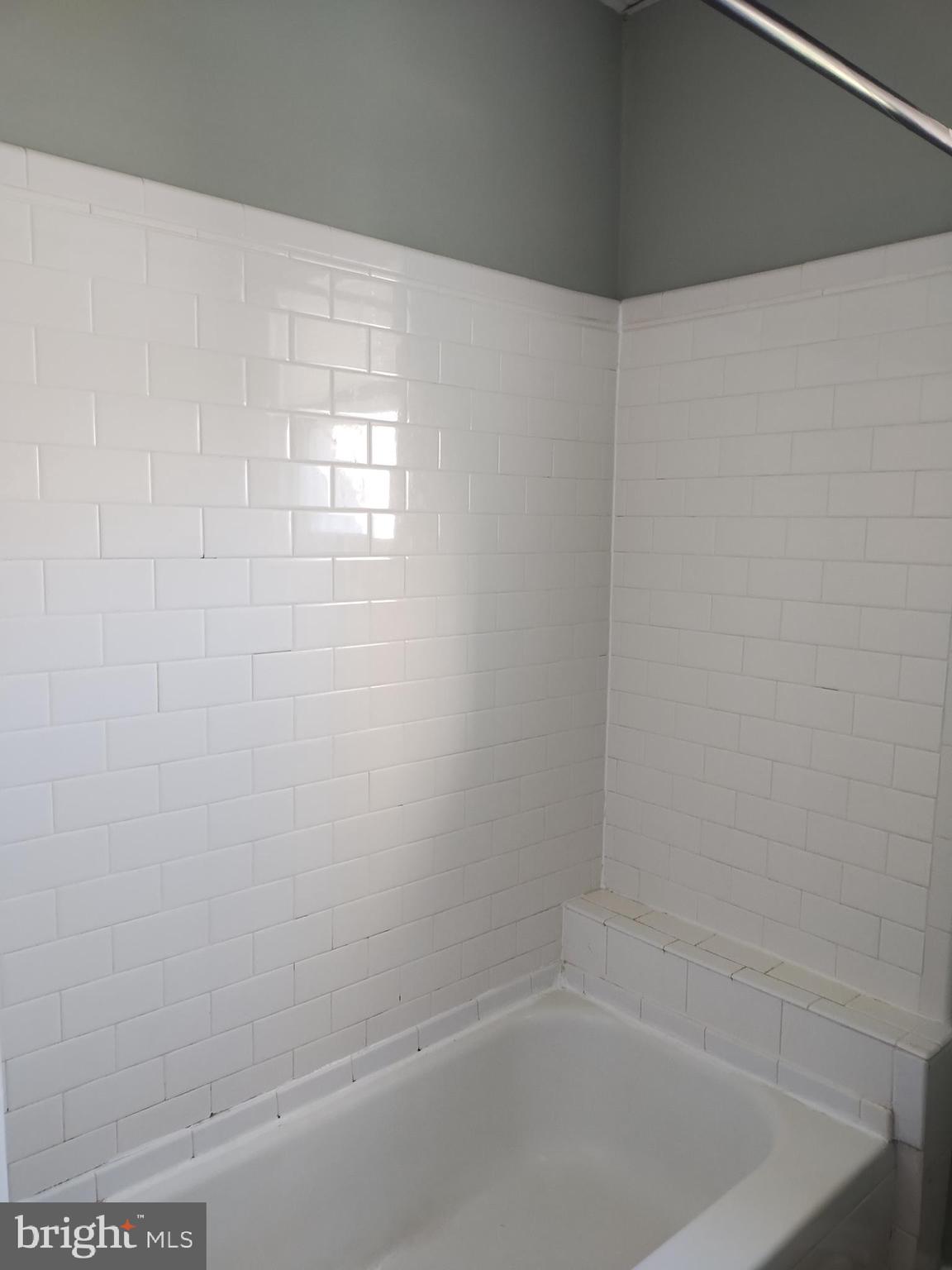 1112 CARPENTER ST #3RD FLOOR