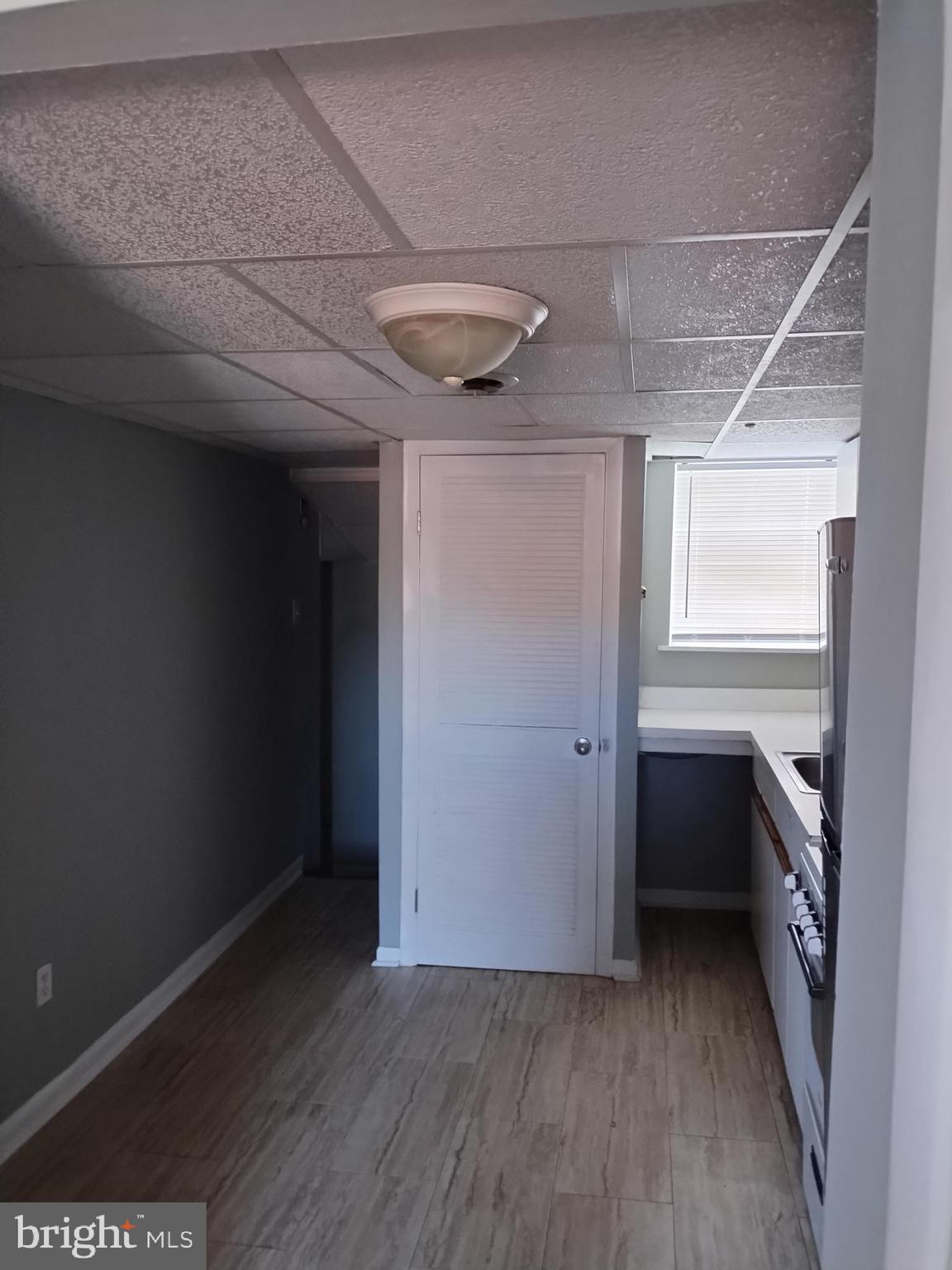 1112 CARPENTER ST #3RD FLOOR
