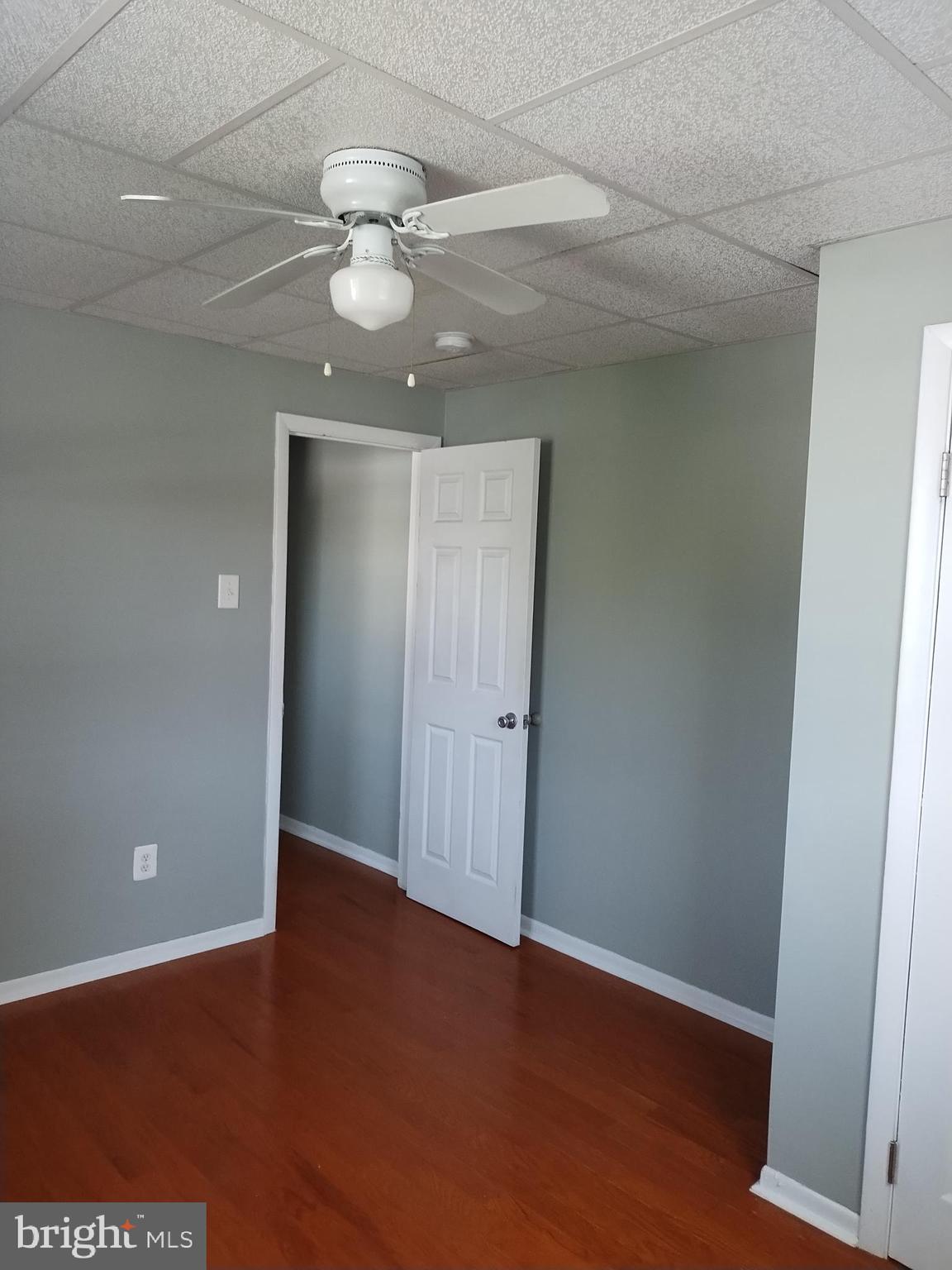 1112 CARPENTER ST #3RD FLOOR