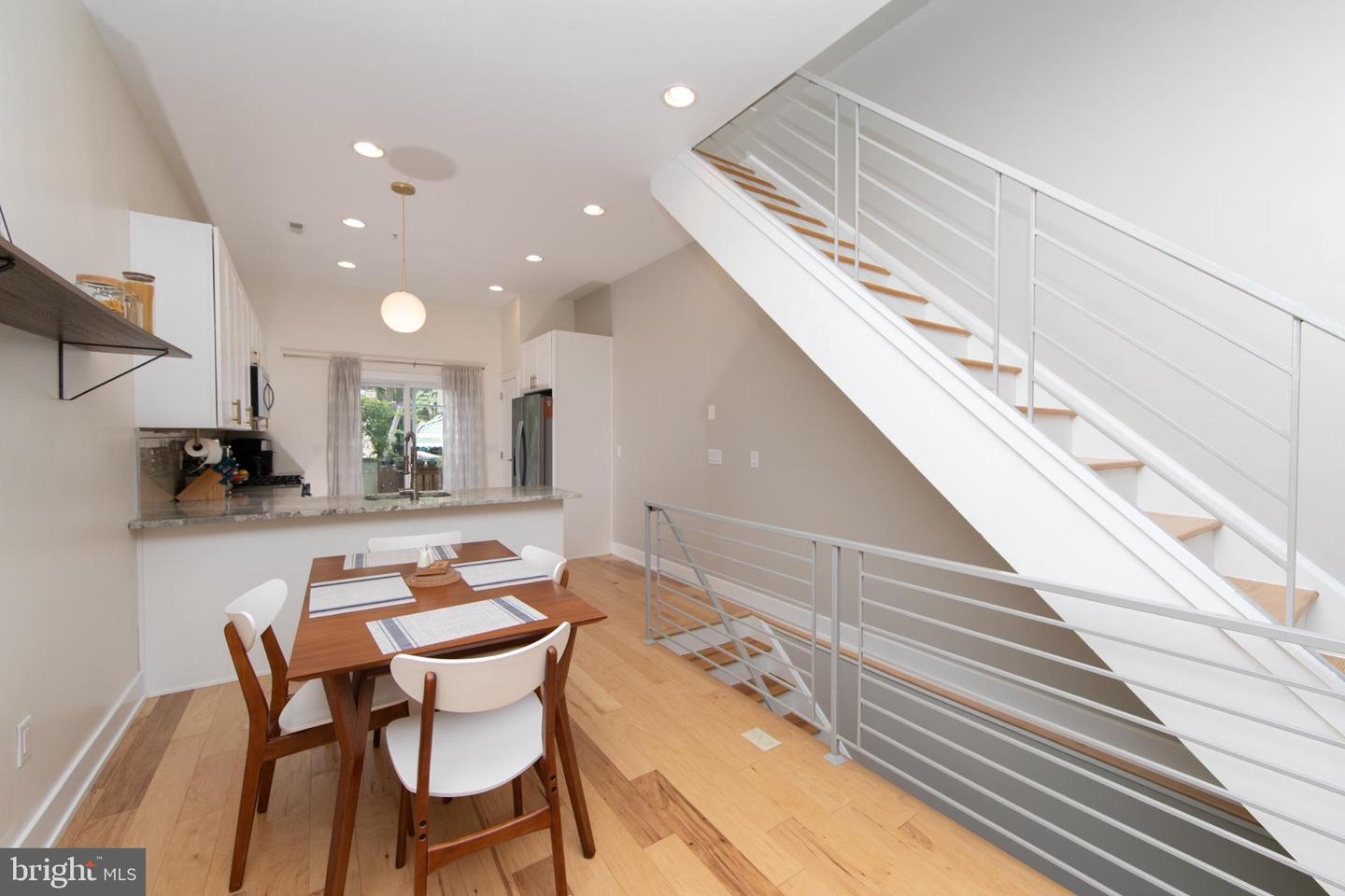 419 Emily St