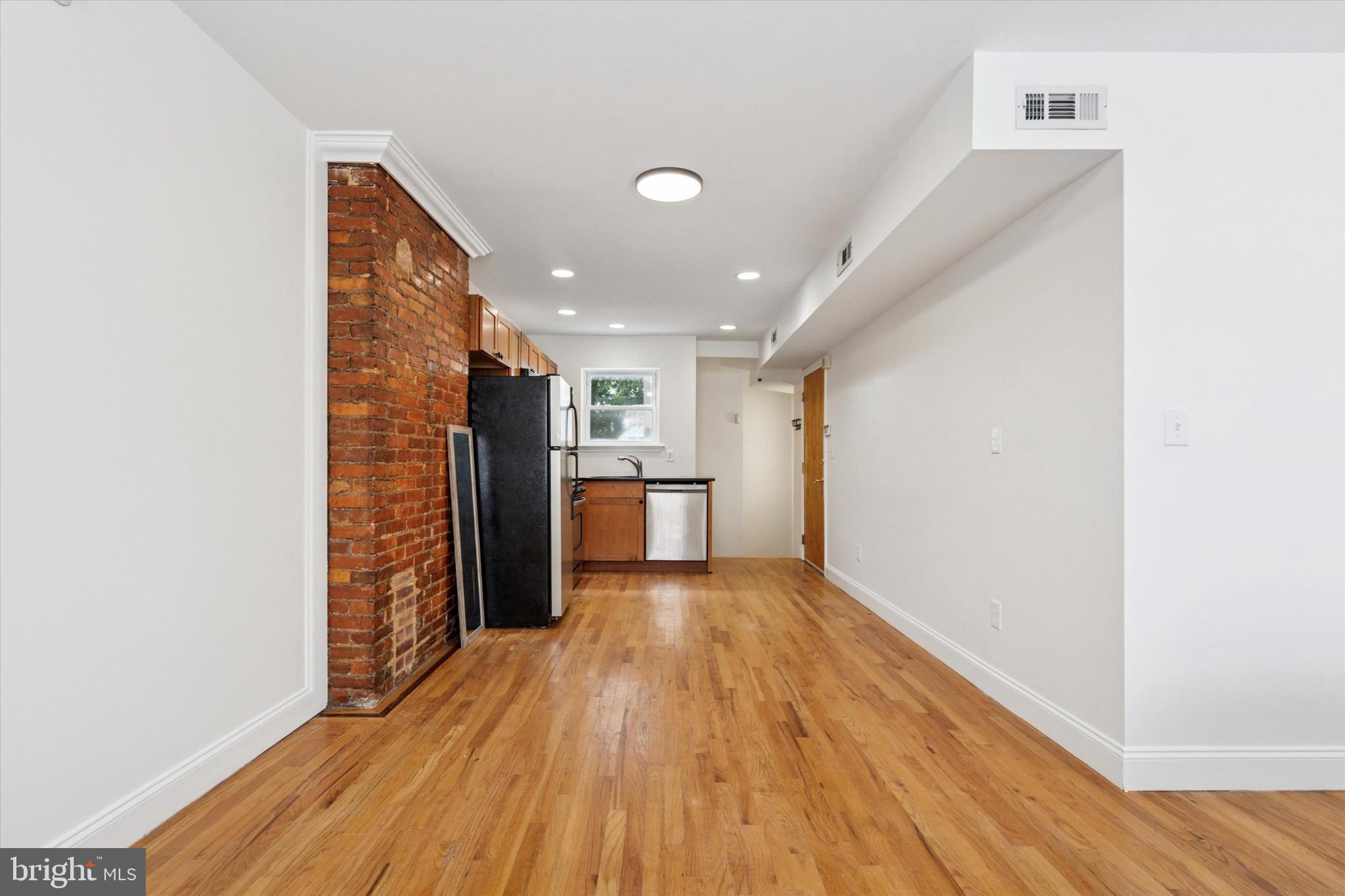 1538 CHRISTIAN STREET 2