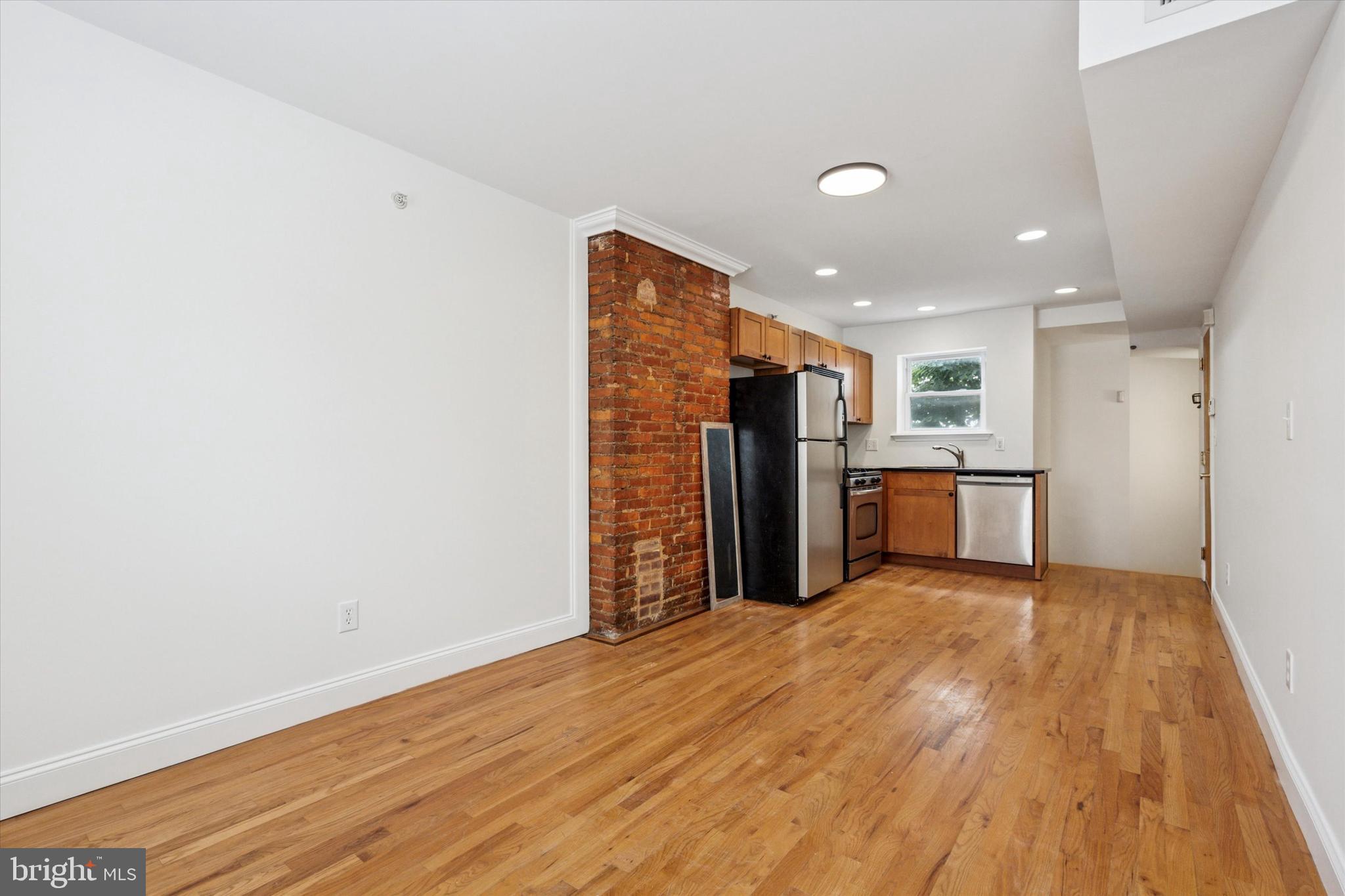 1538 CHRISTIAN STREET 2