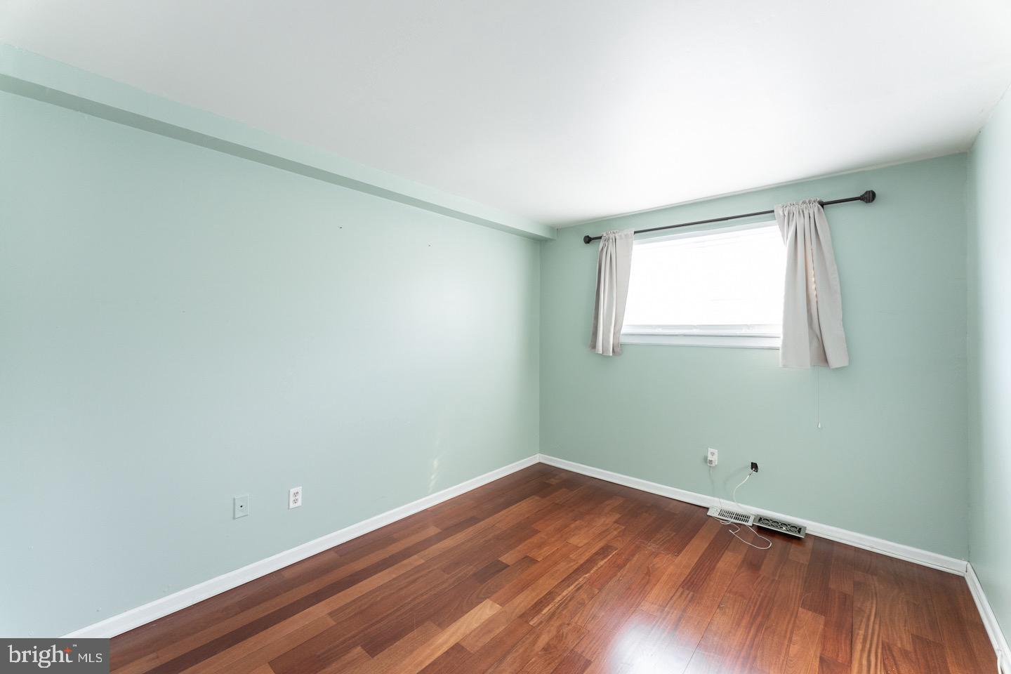 2010 GREEN ST