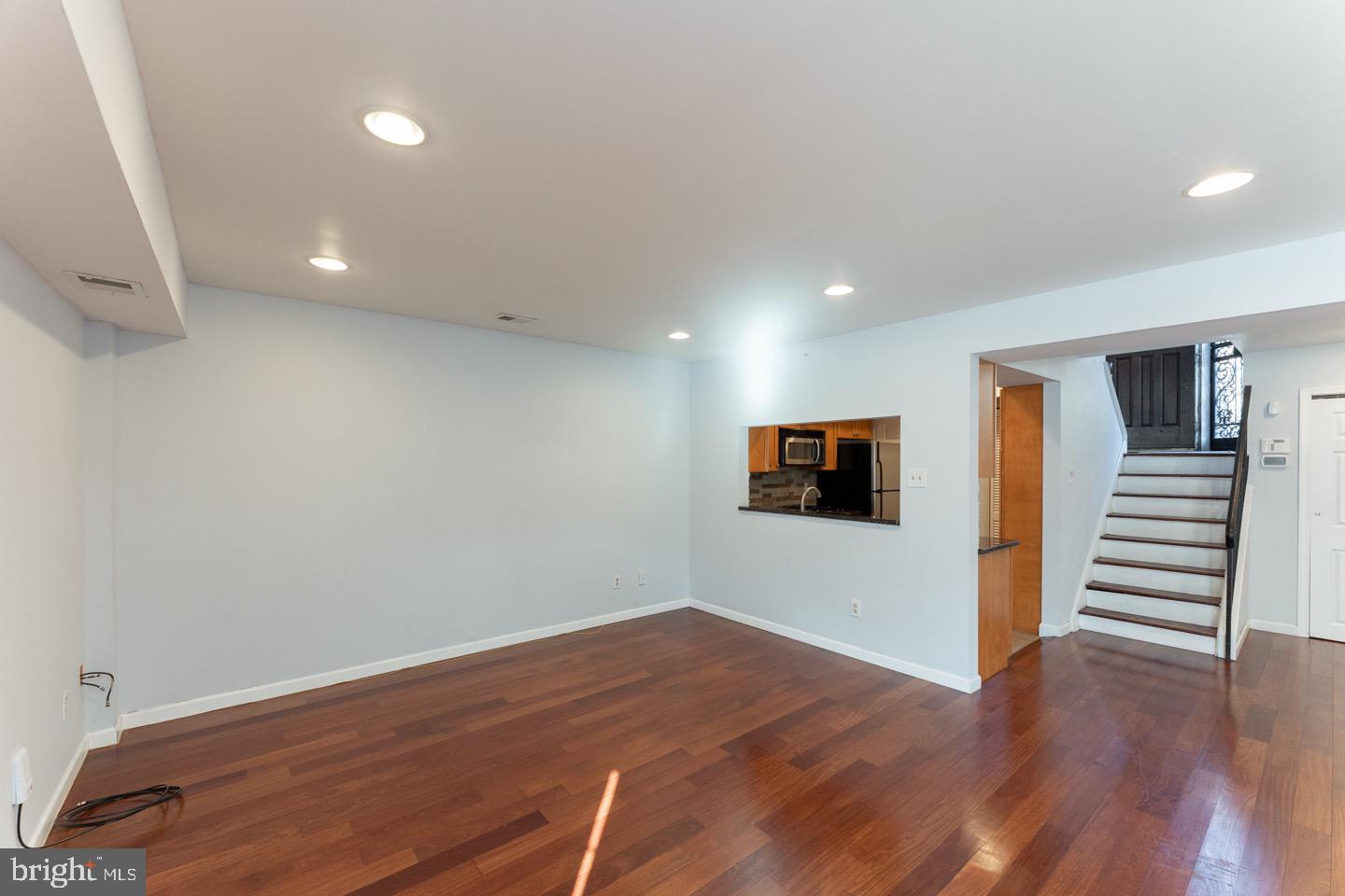 2010 GREEN ST