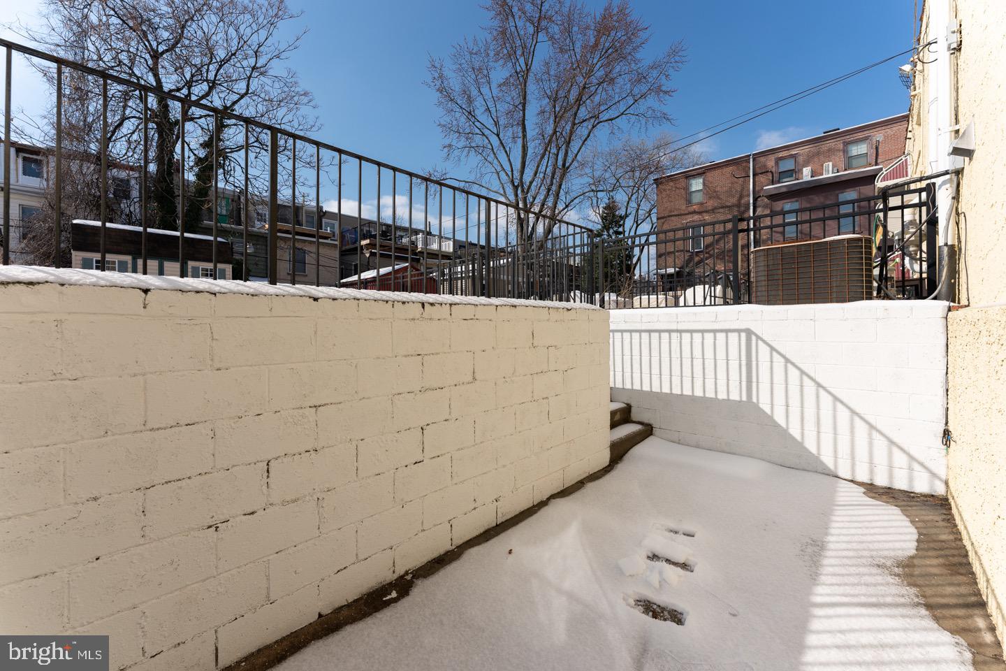 2010 GREEN ST