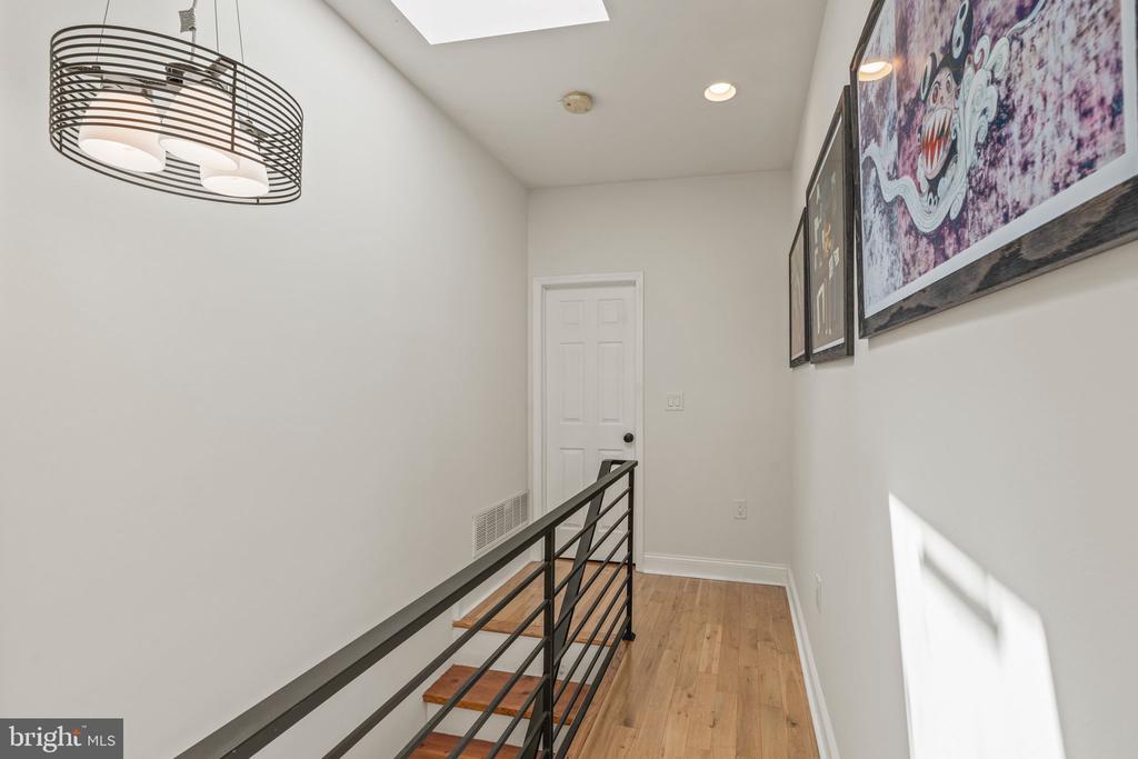 422 DUDLEY ST