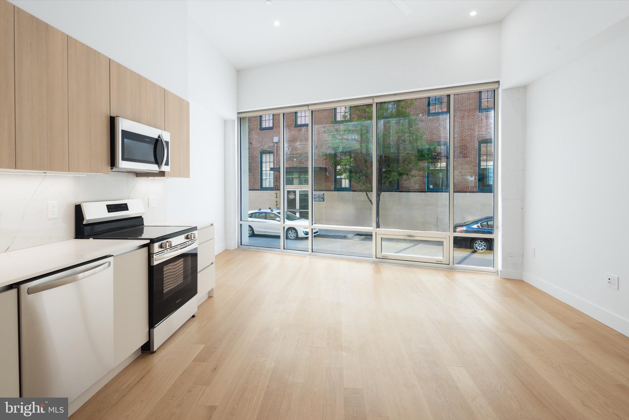 1099 GERMANTOWN AVE #M101