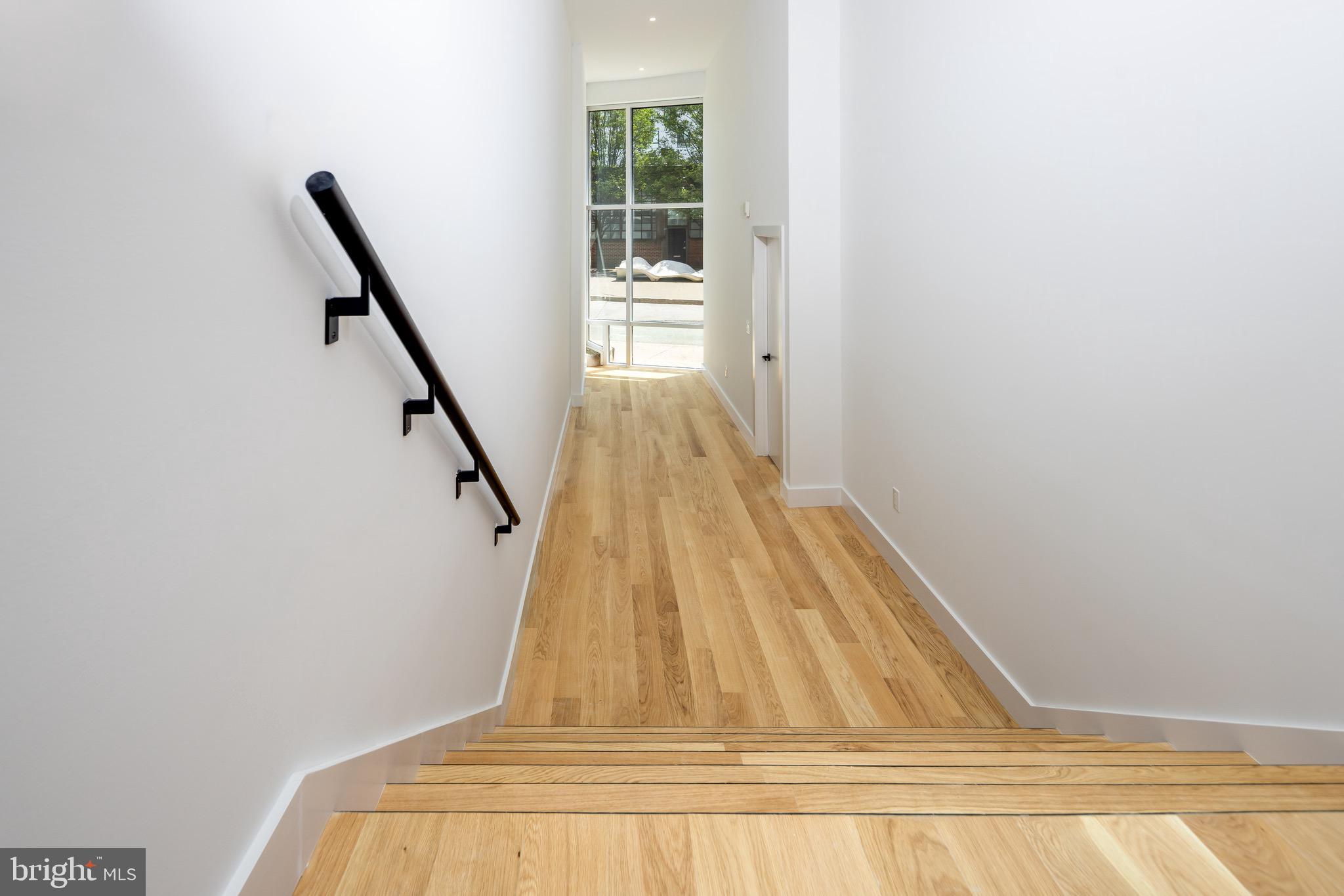 1099 GERMANTOWN AVE #M101