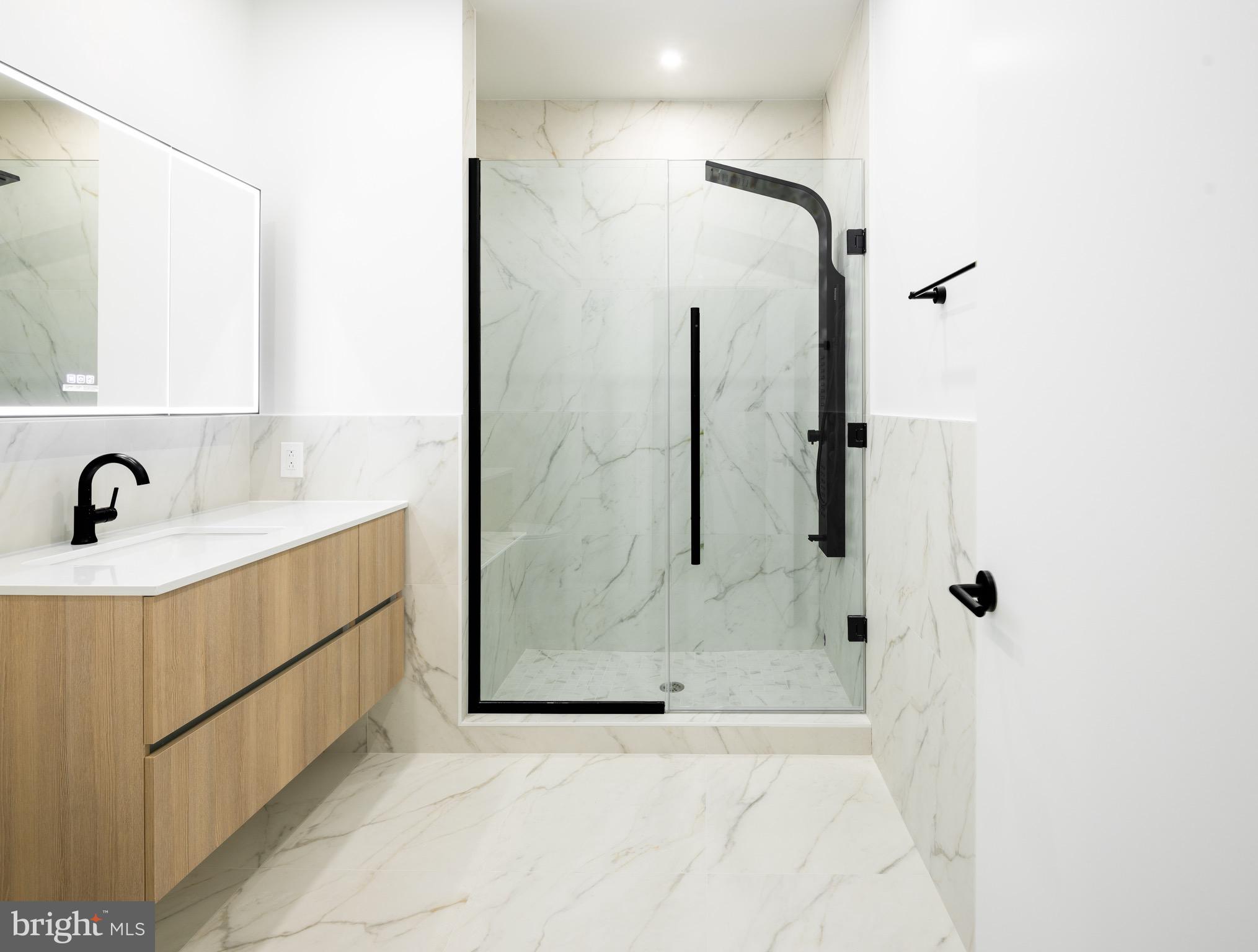 1099 GERMANTOWN AVE #M101