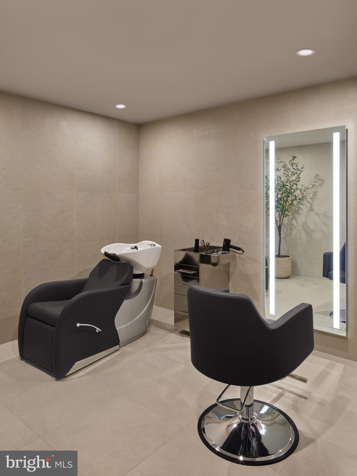 1099 GERMANTOWN AVE #M101