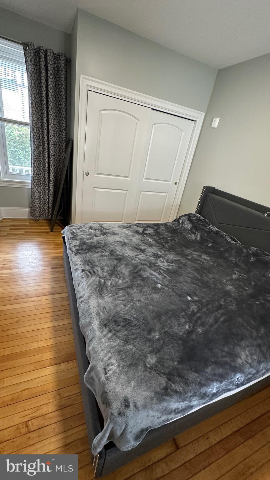 525 LEVERINGTON AVENUE 1R