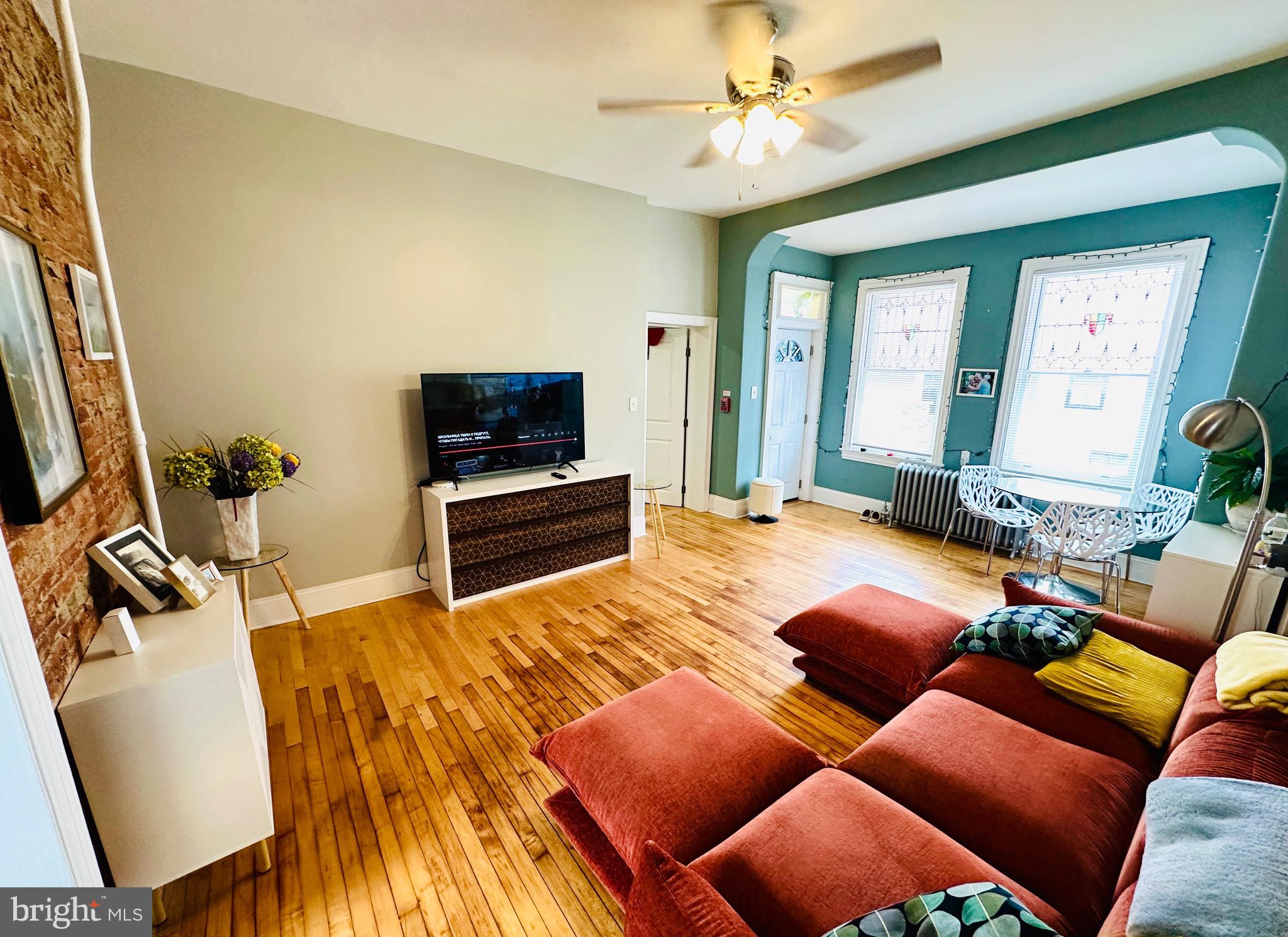 525 LEVERINGTON AVENUE 1R