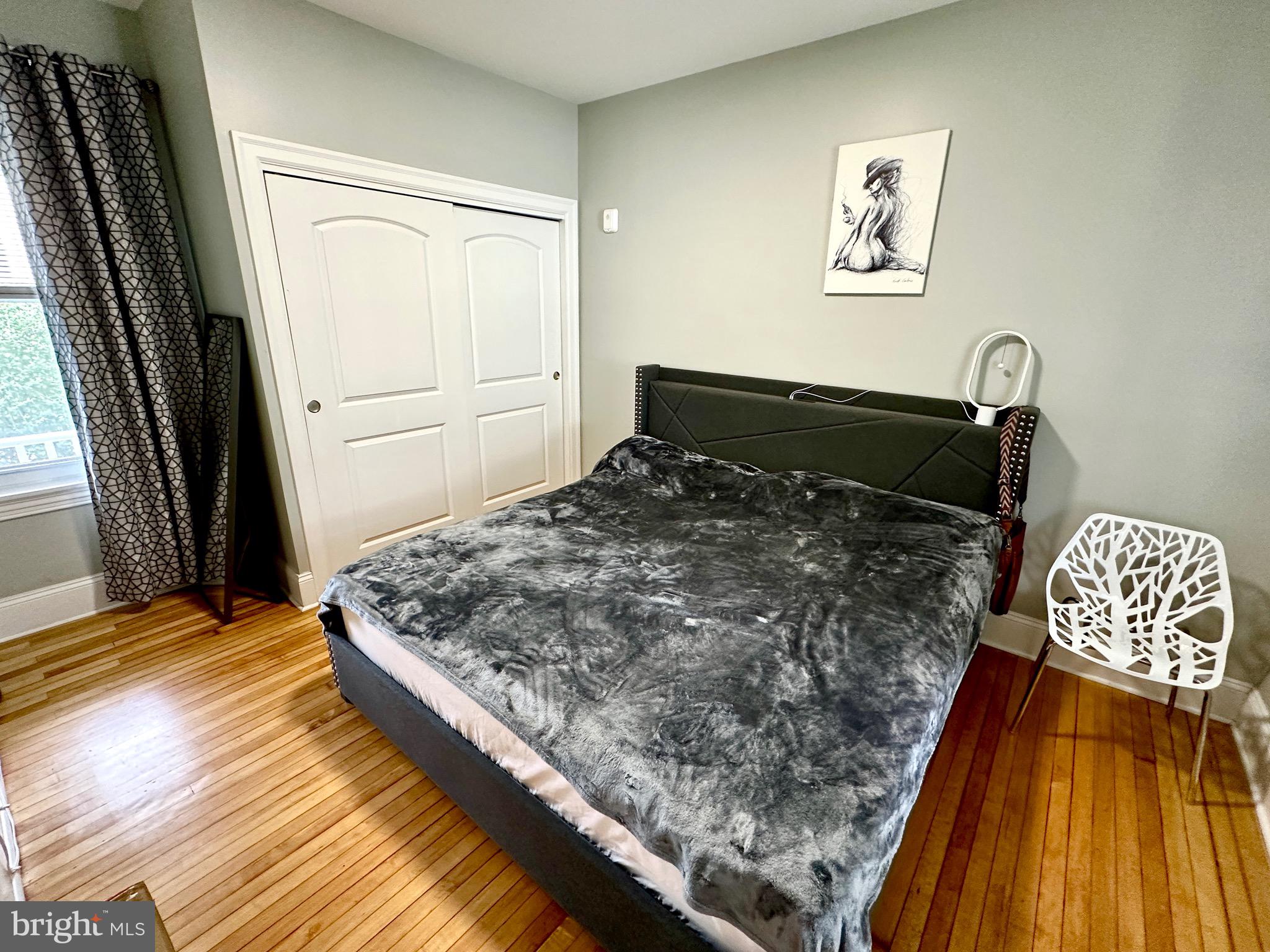 525 LEVERINGTON AVENUE 1R