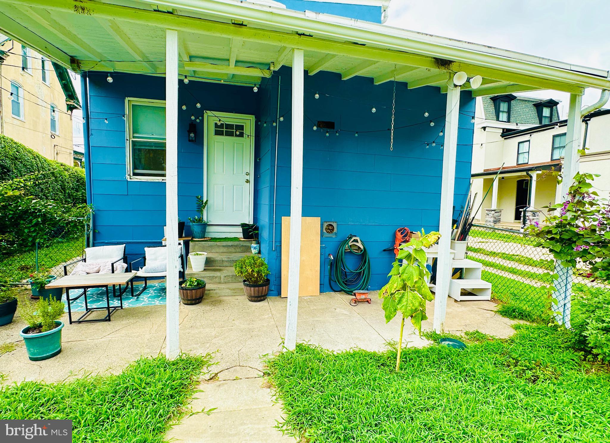 525 LEVERINGTON AVENUE 1R