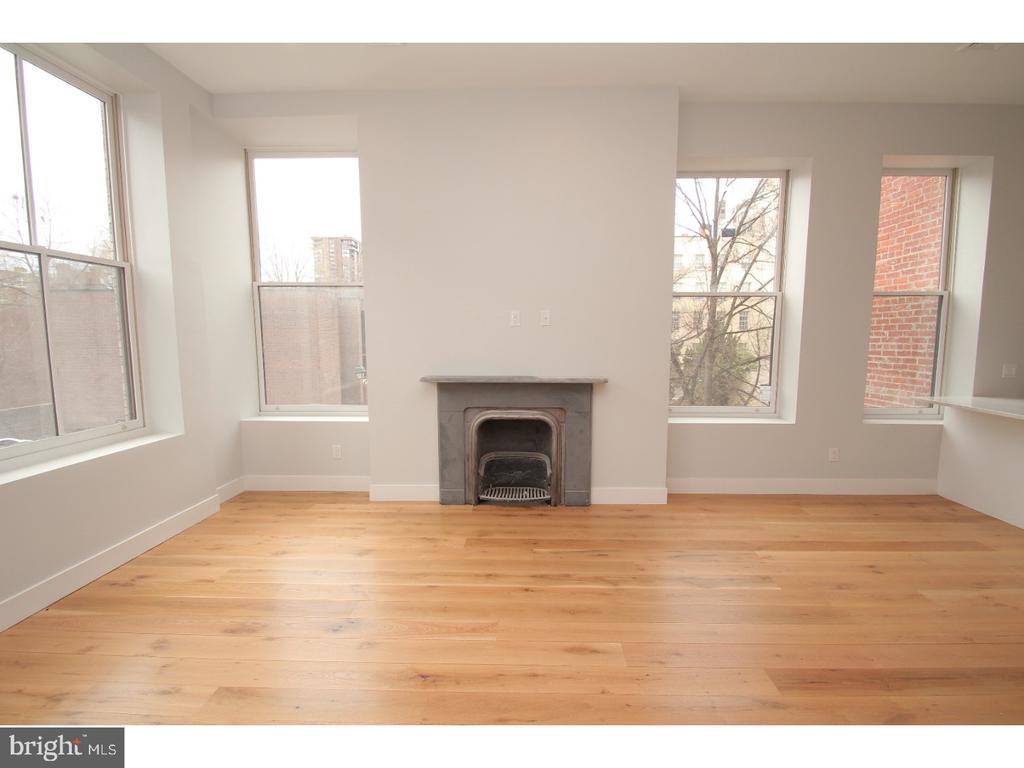 220 S 3RD ST #204