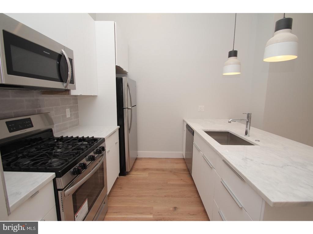 220 S 3RD ST #204