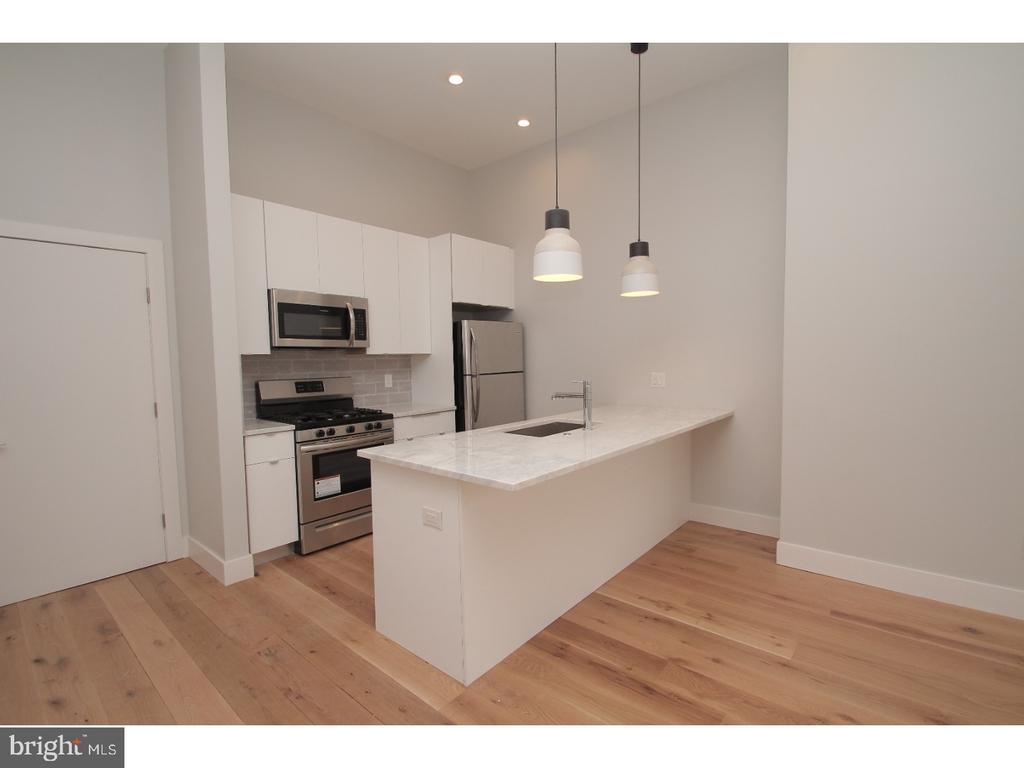 220 S 3RD ST #204