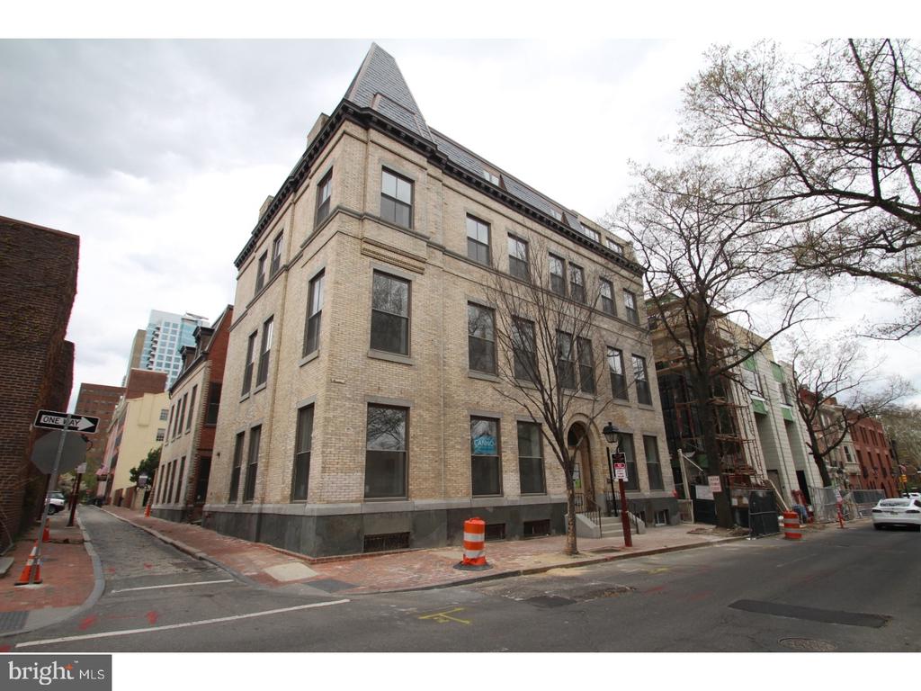 220 S 3RD ST #204