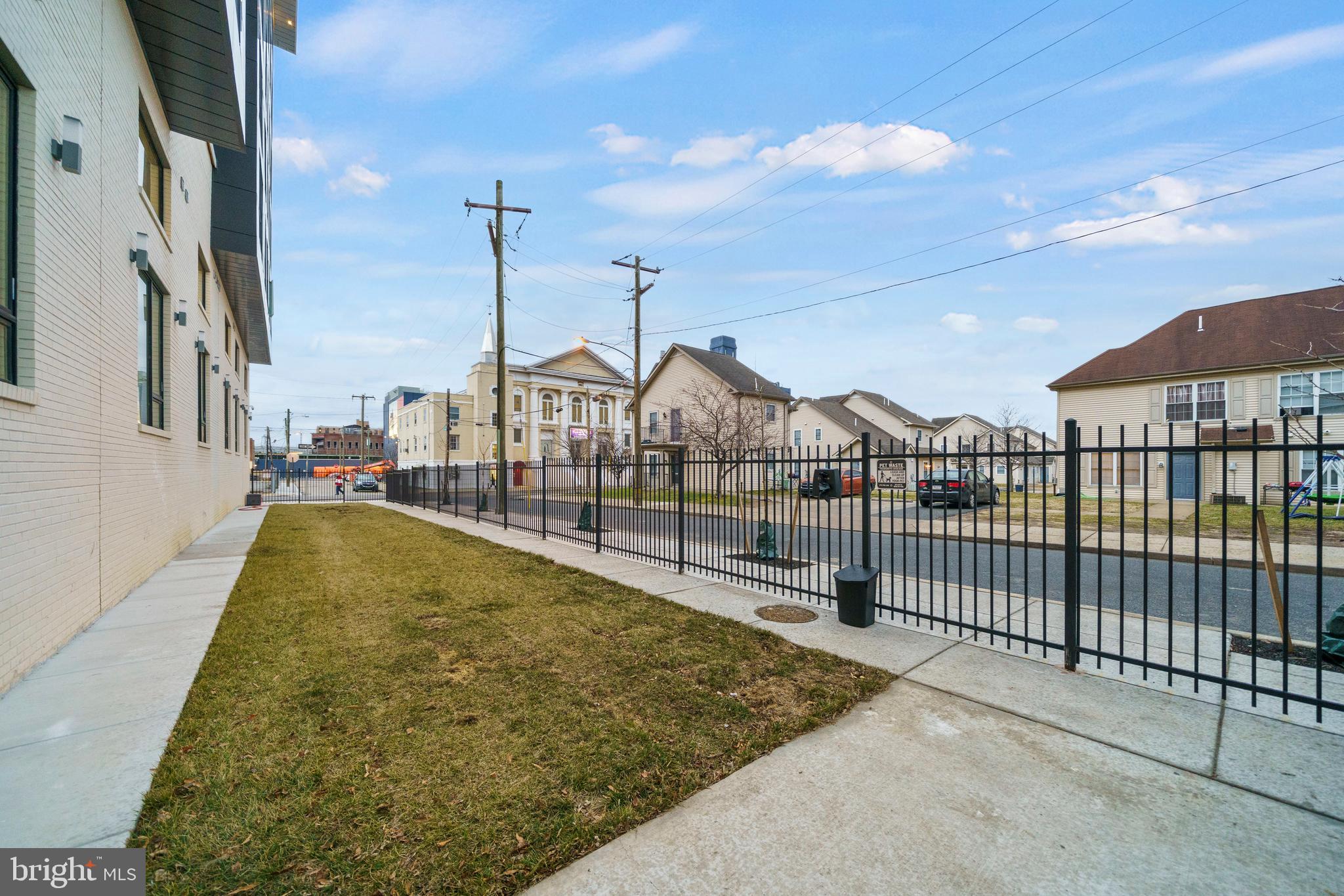 1000 W GIRARD AVENUE