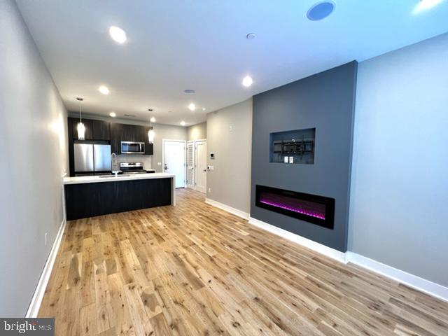 1000 W GIRARD AVENUE