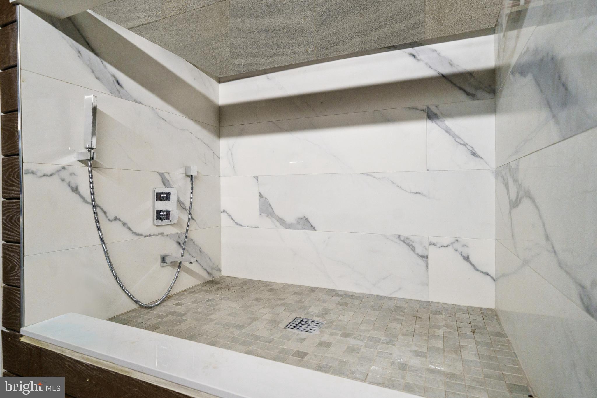 1000 W GIRARD AVENUE