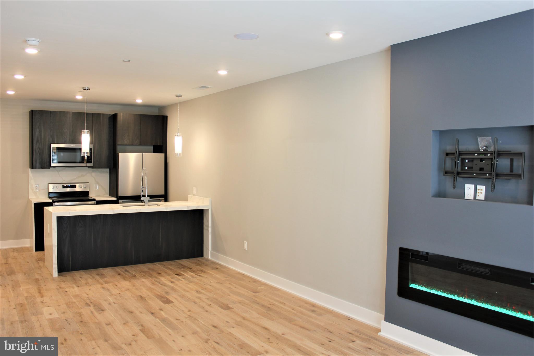 1000 W GIRARD AVENUE