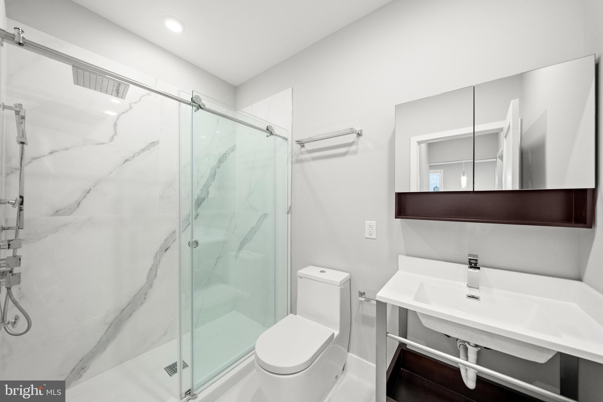 1000 W GIRARD AVENUE