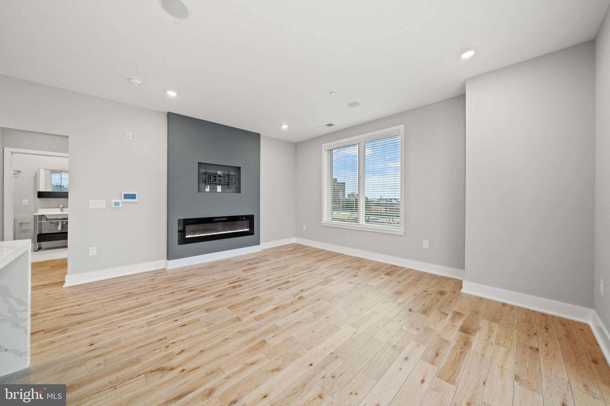 1000 W GIRARD AVENUE