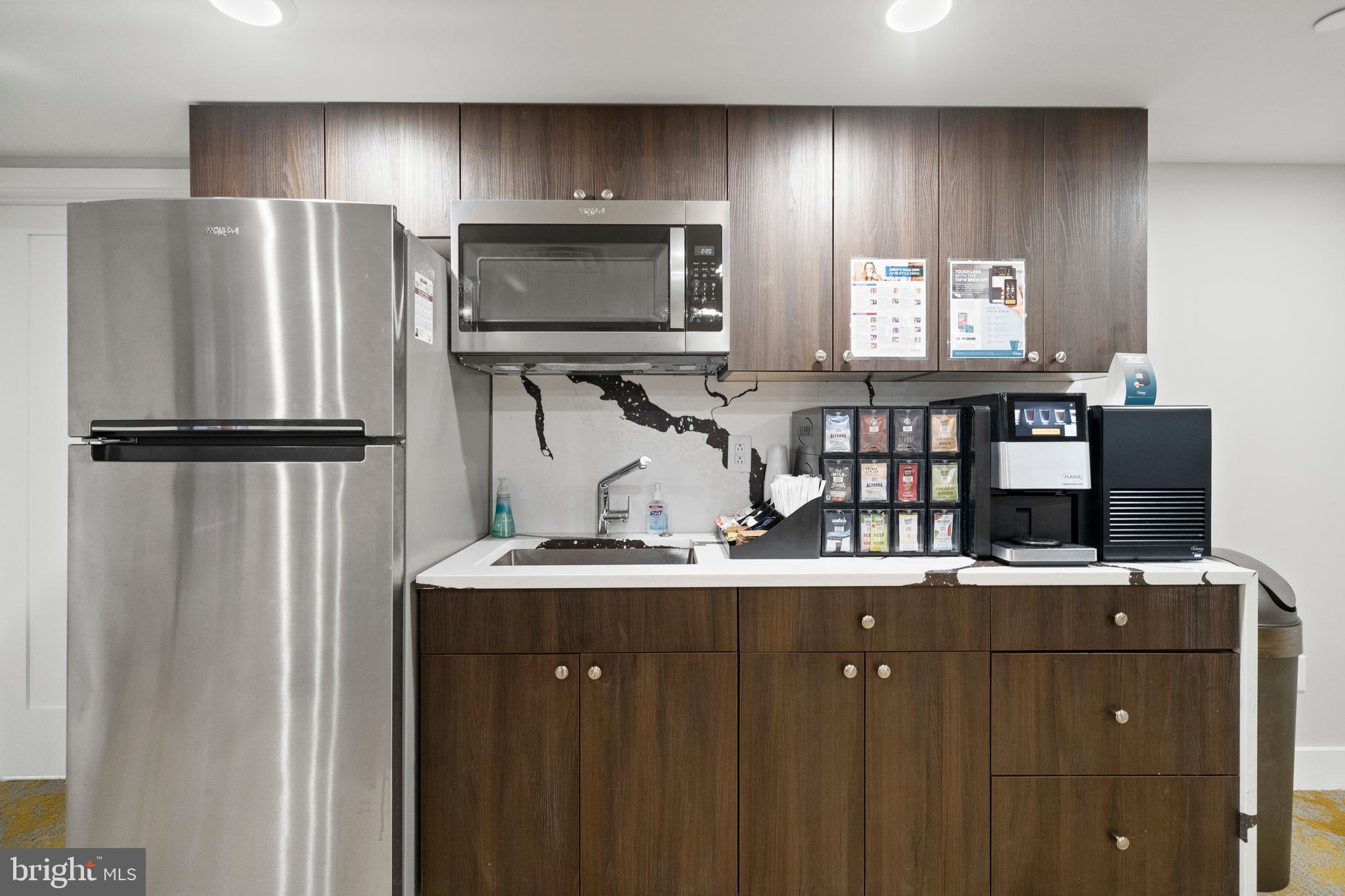 1000 W GIRARD AVENUE