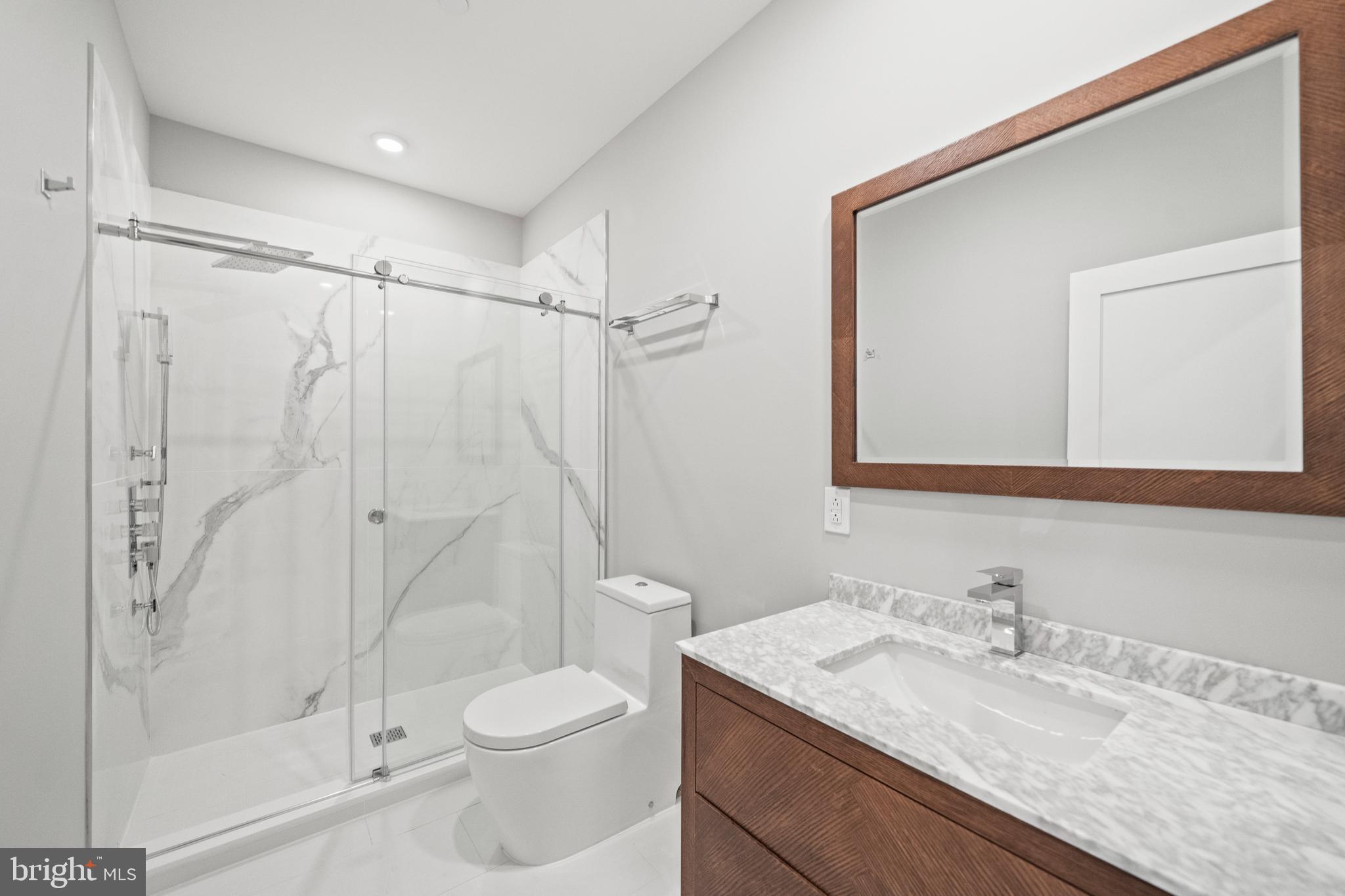 1000 W GIRARD AVENUE