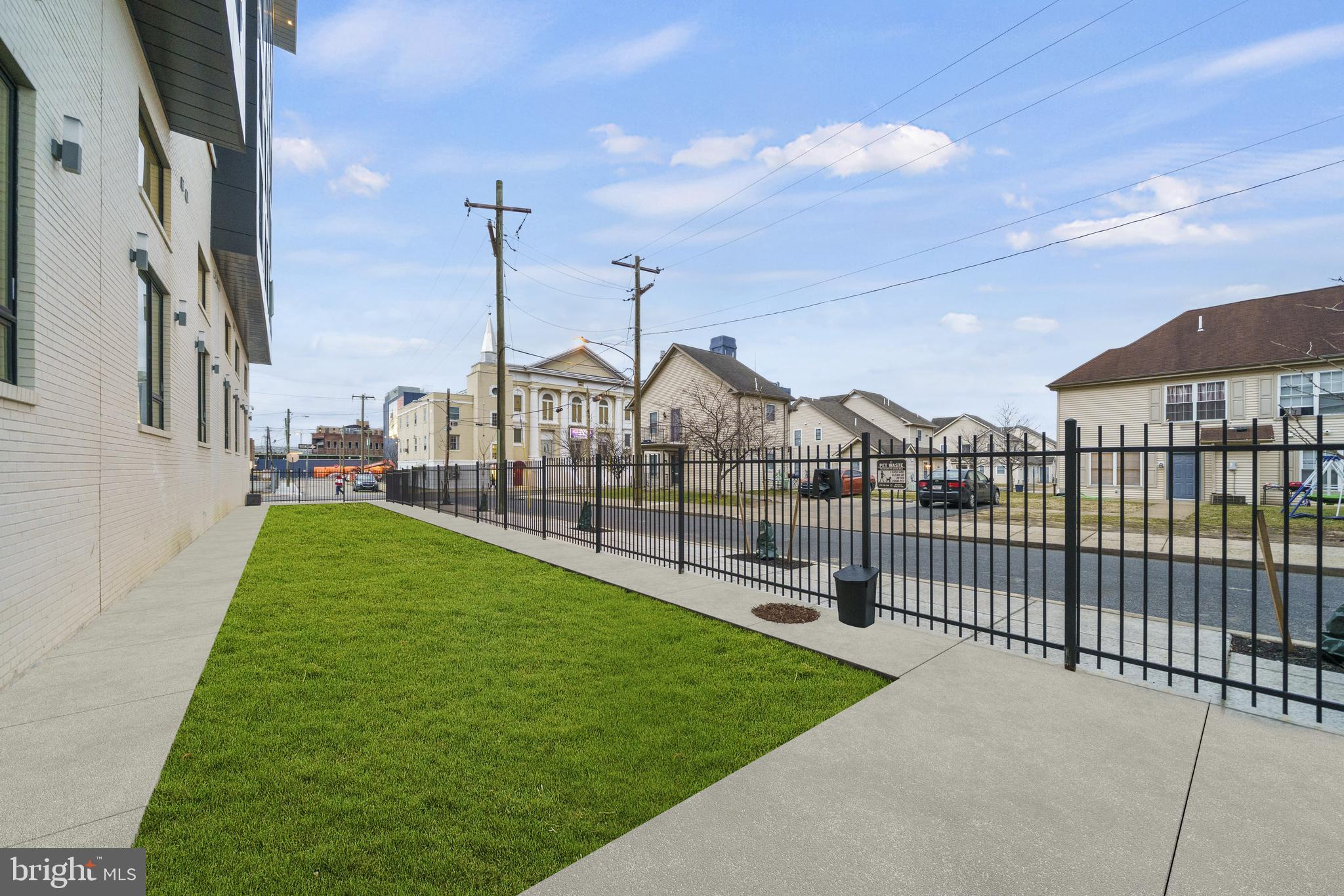 1000 W GIRARD AVENUE