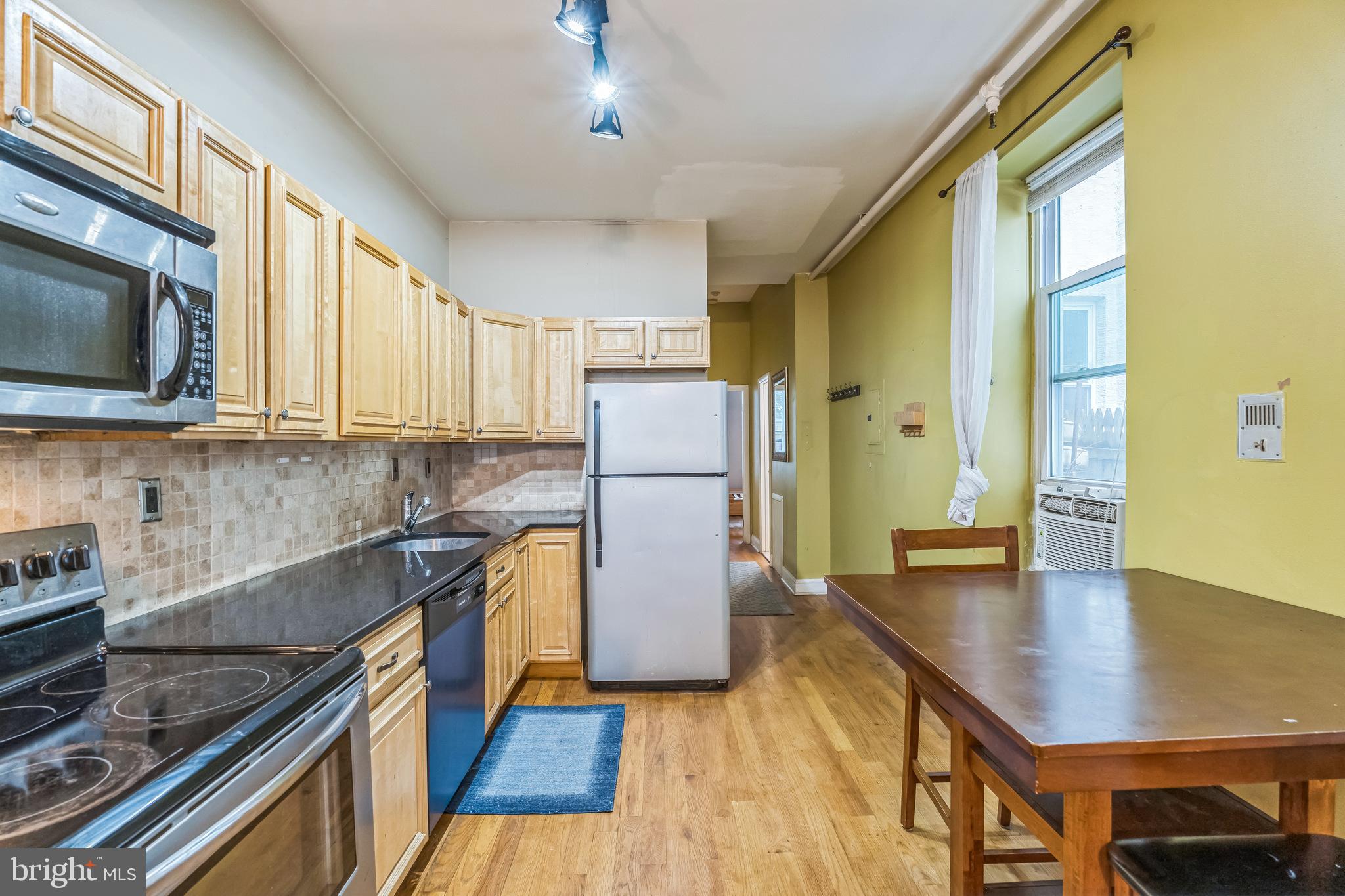 1927 CHRISTIAN STREET A