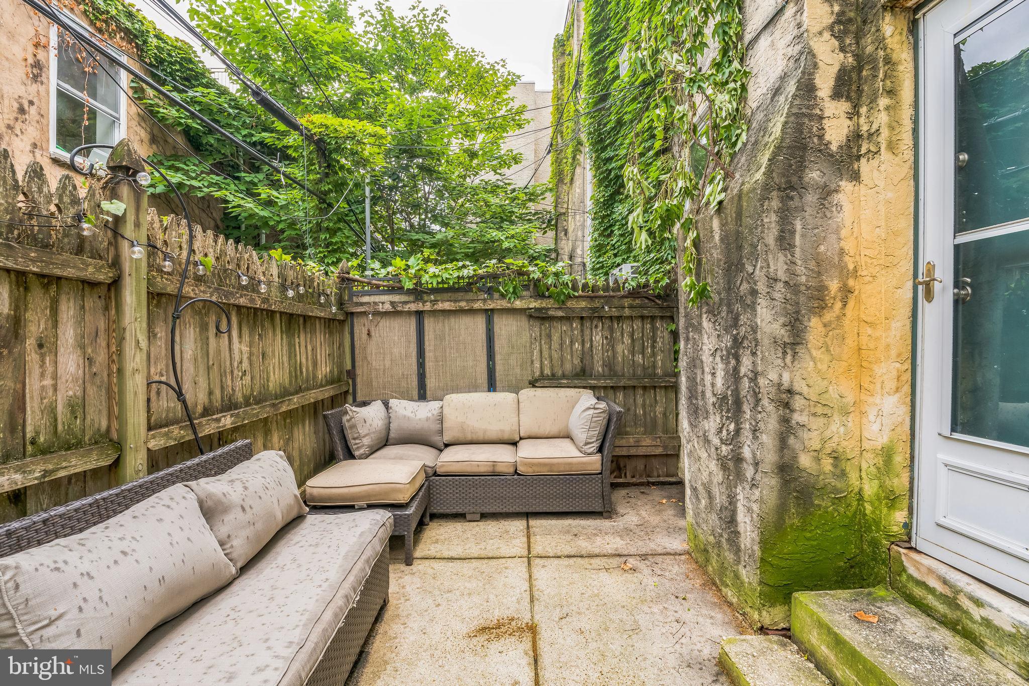 1927 CHRISTIAN STREET A