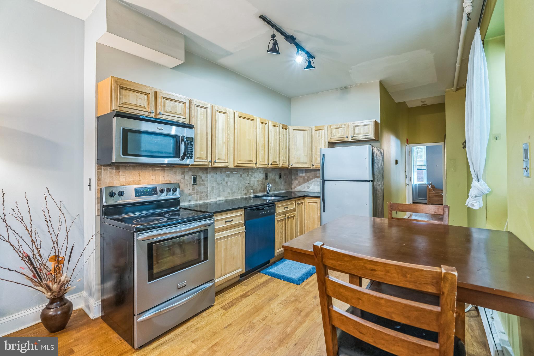 1927 CHRISTIAN STREET A