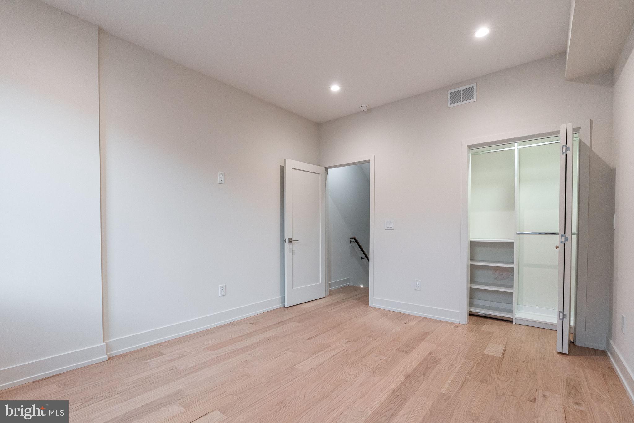 2005 SAINT ALBANS STREET