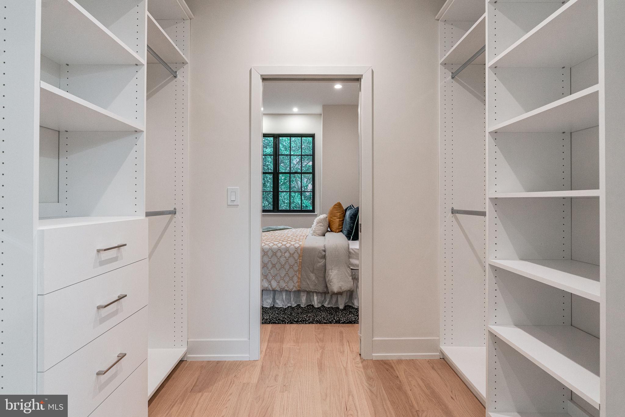 2005 SAINT ALBANS STREET