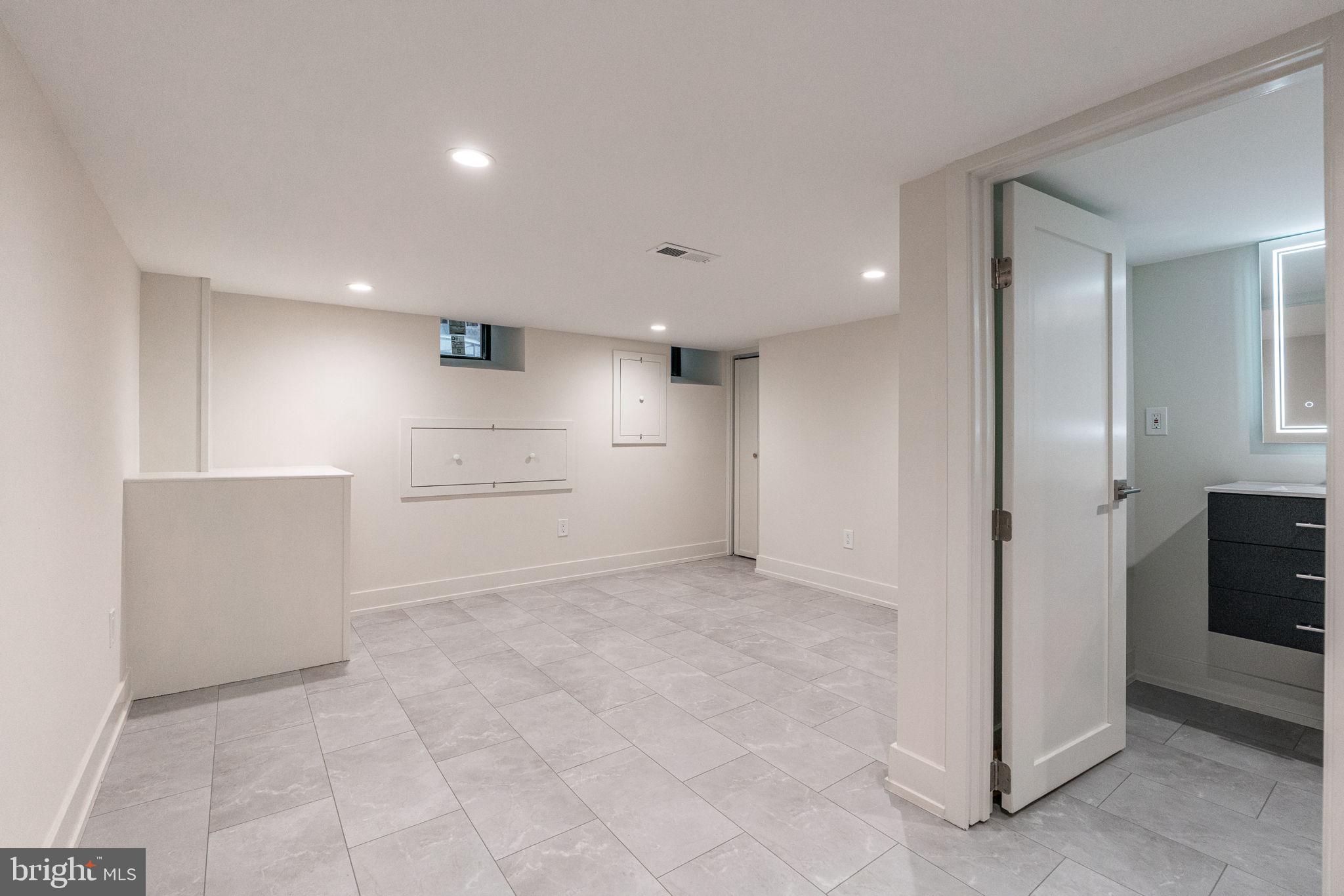 2005 SAINT ALBANS STREET