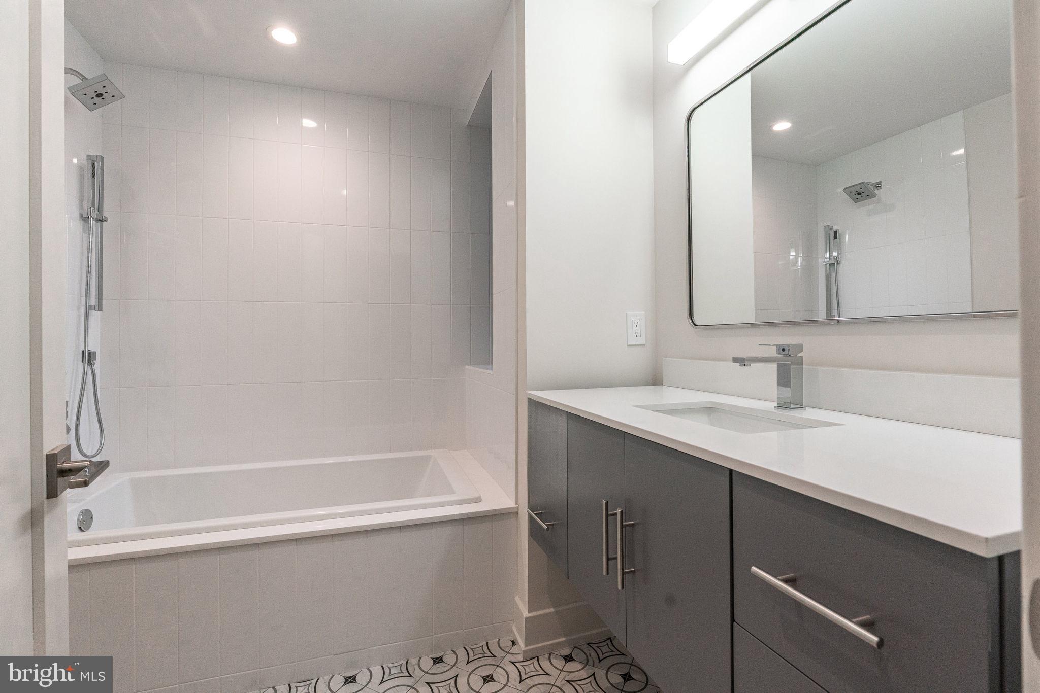 2005 SAINT ALBANS STREET