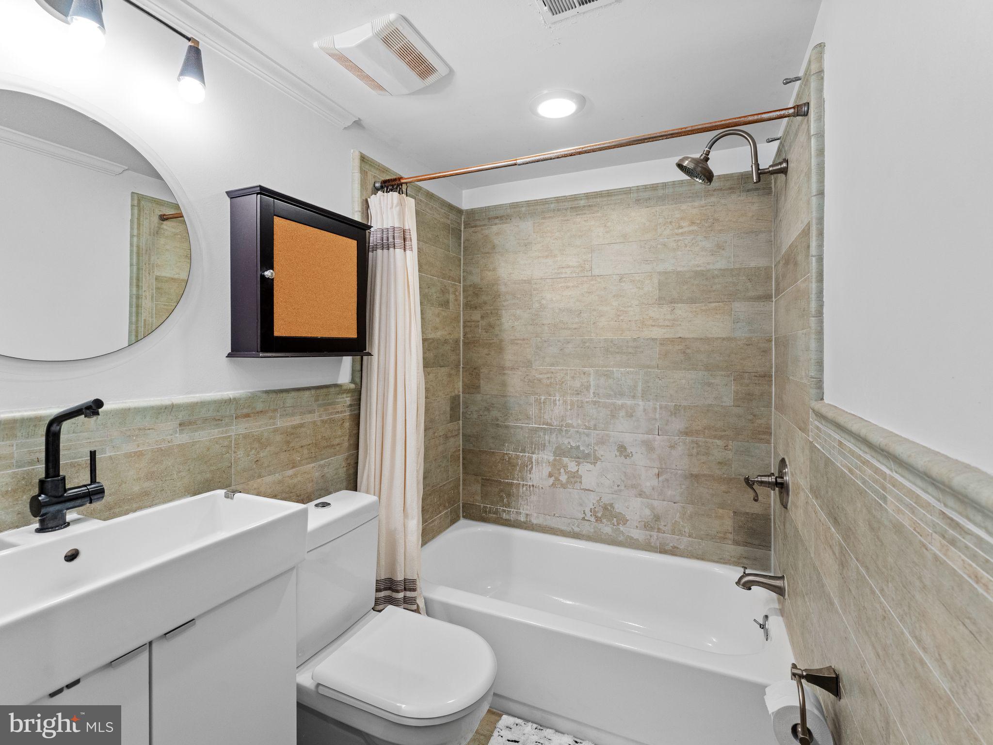 1708 WALLACE STREET 102